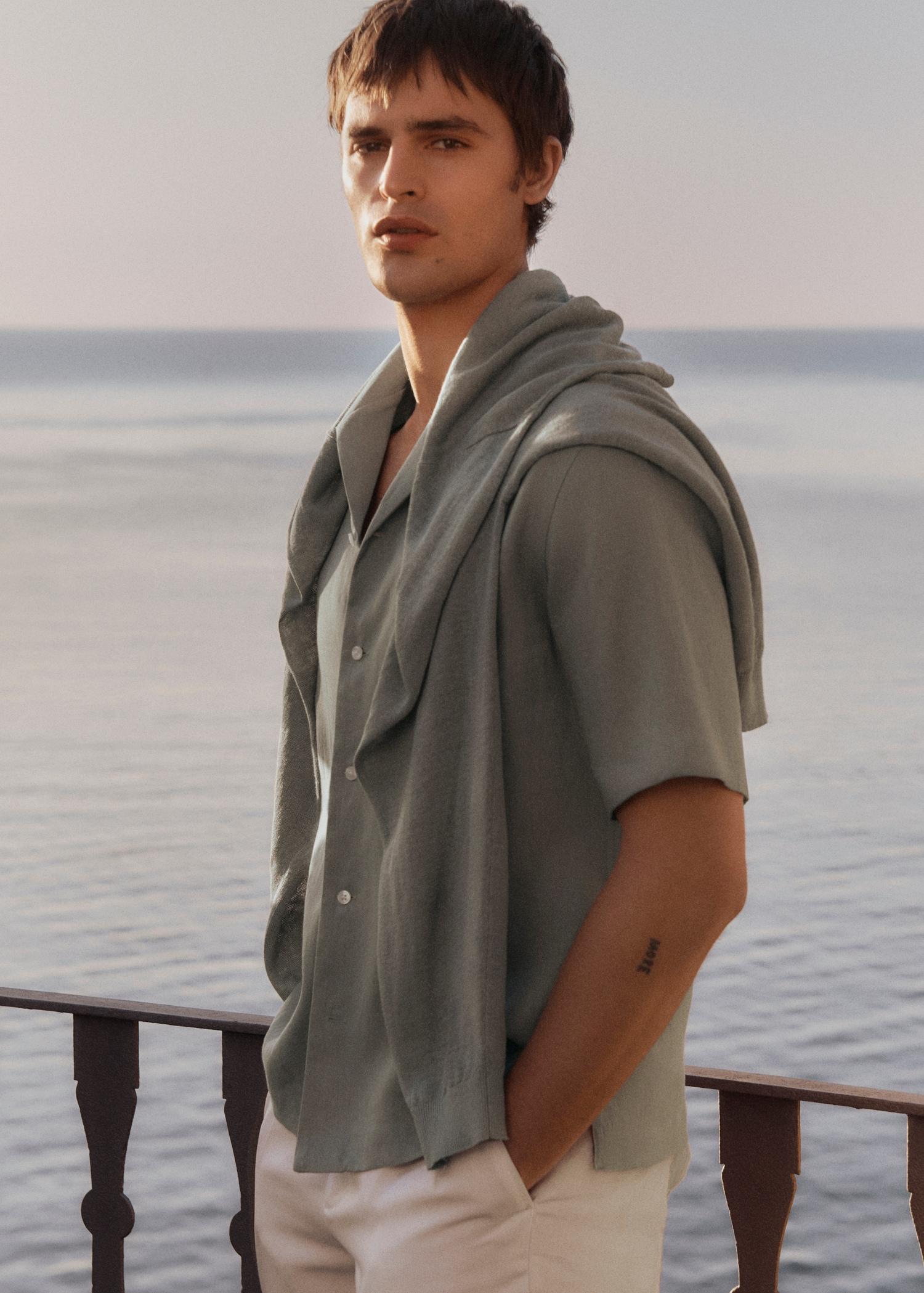 100% linen short sleeve shirt - Men | MANGO USA Product Image