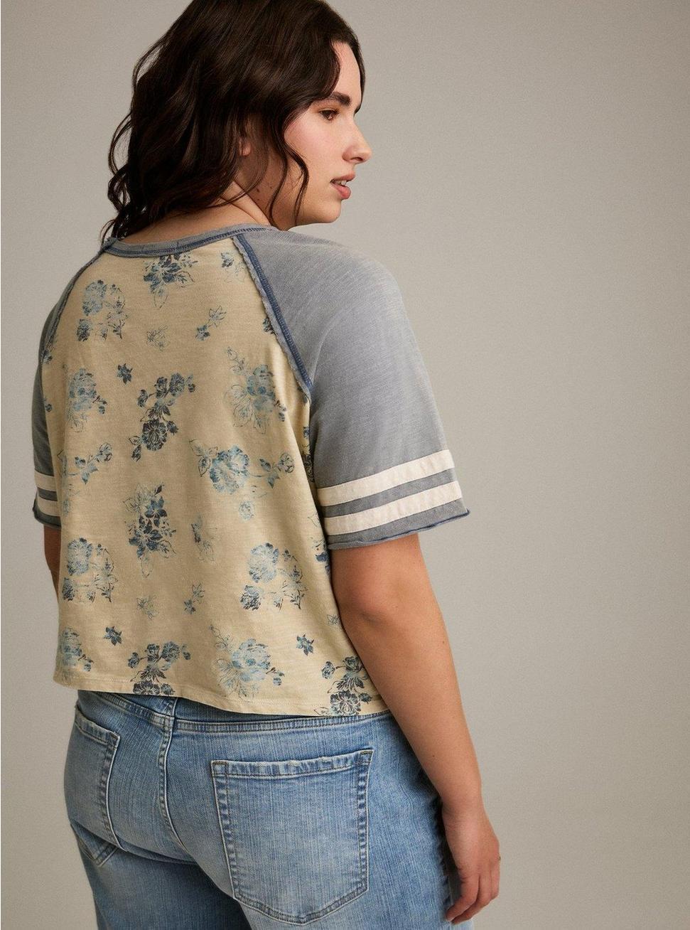 Festi Cropped Raglan Tee Product Image