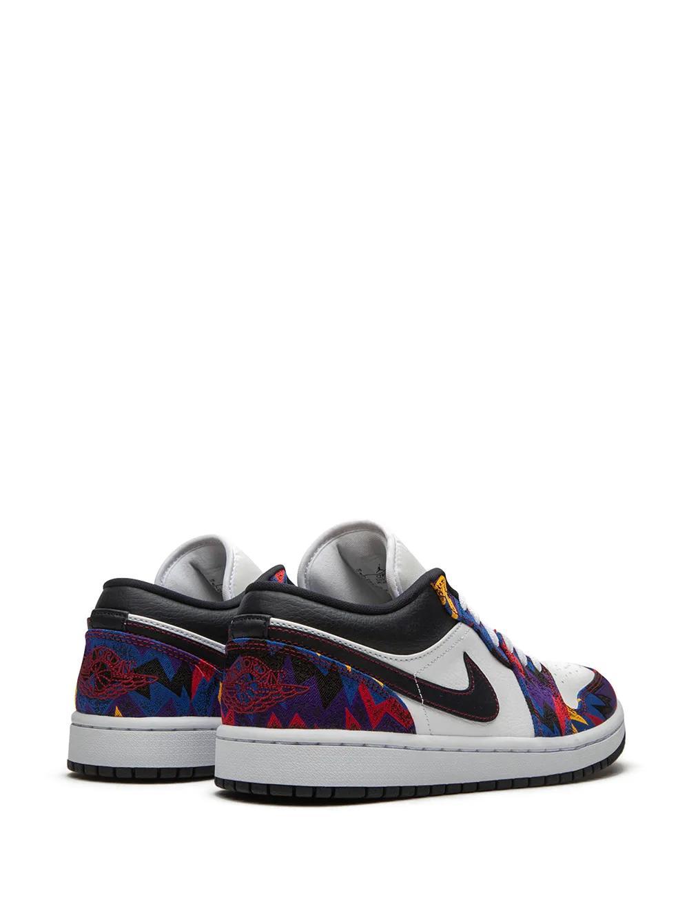 Air Jordan 1 Low SE "Nothing But Net" sneakers Product Image
