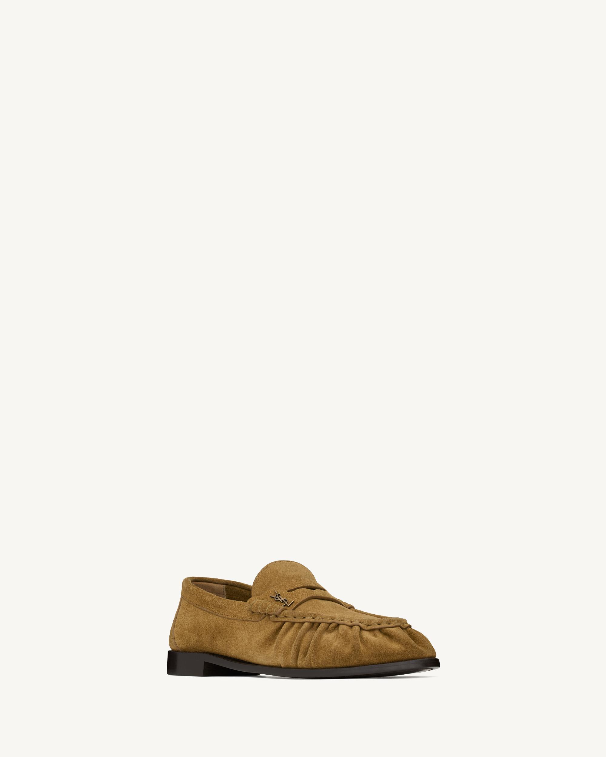 LE LOAFER SUPPLE in suede Product Image