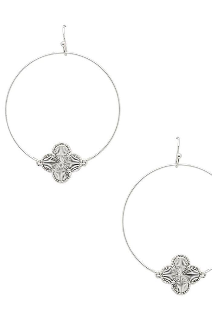 CLOVER ACCENT HOOP EARRING Product Image