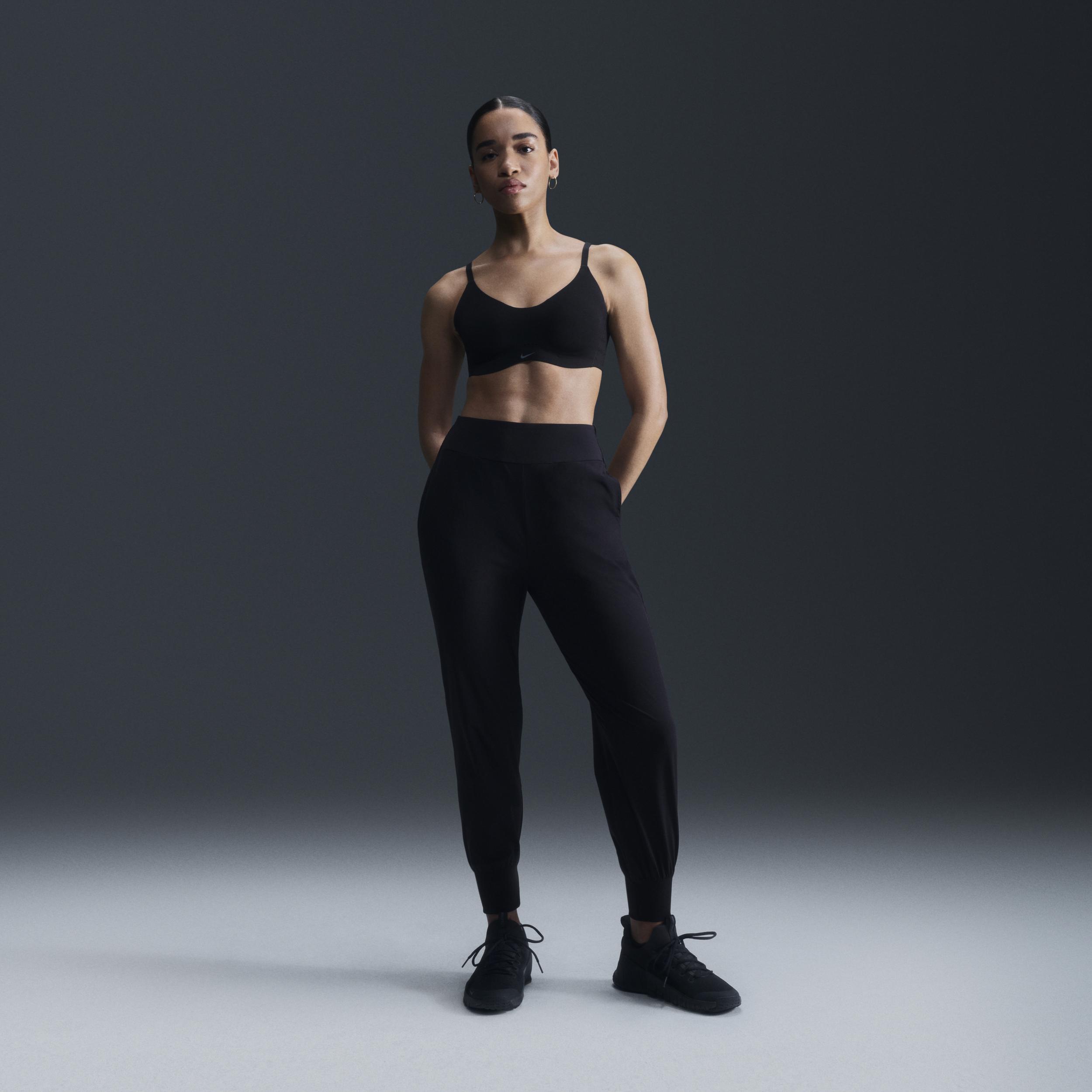 Nike Women's Alate Minimalist Light-Support Padded Convertible Sports Bra Product Image
