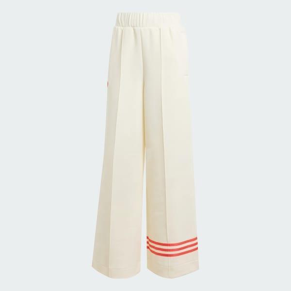 Adicolor Neuclassics Track Pants Product Image