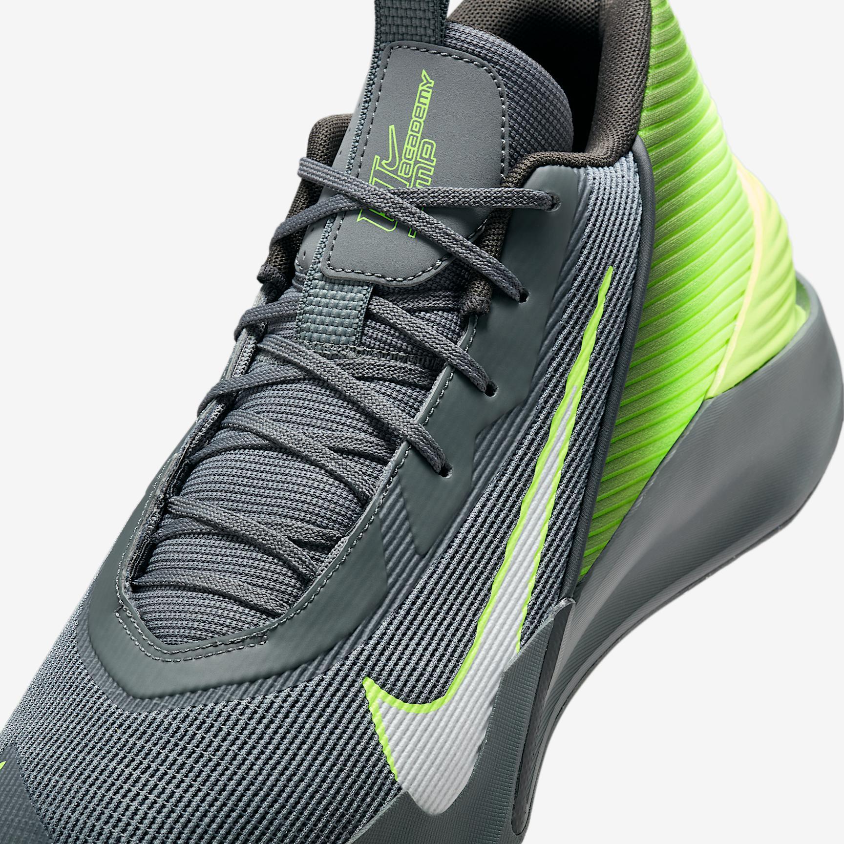 Nike G.T. Jump Academy Basketball Shoes Product Image