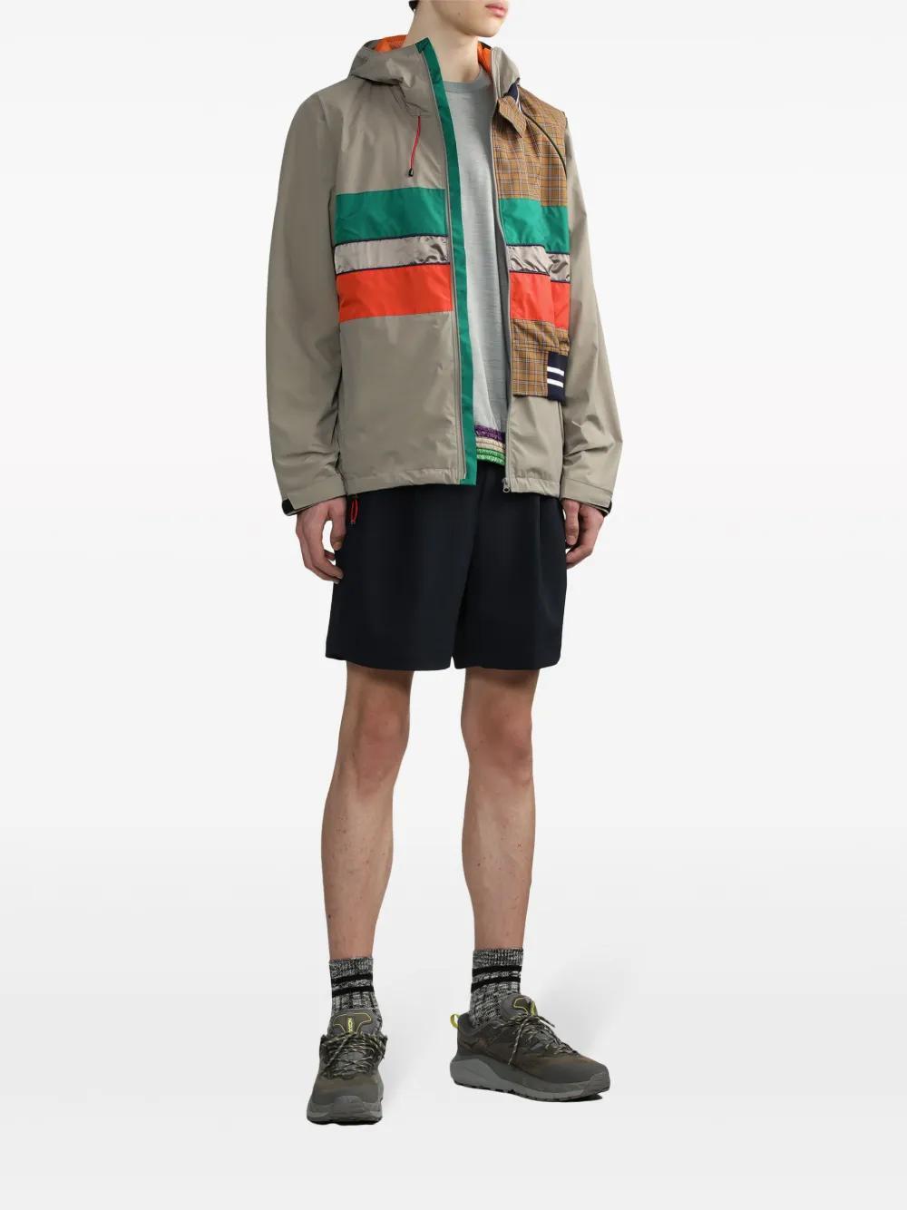 contrasting-panel hooded jacket Product Image