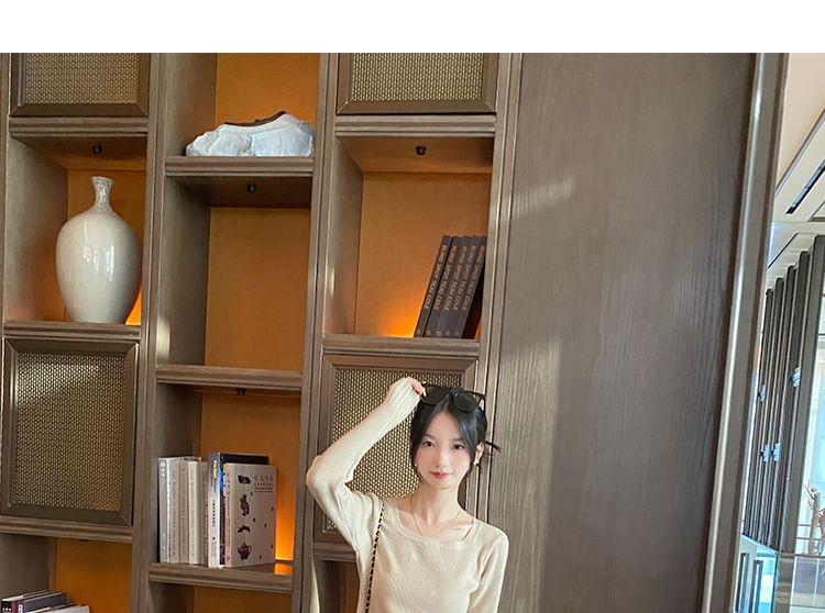 Long-Sleeve Crew Neck Plain Ribbed Knit Top Product Image