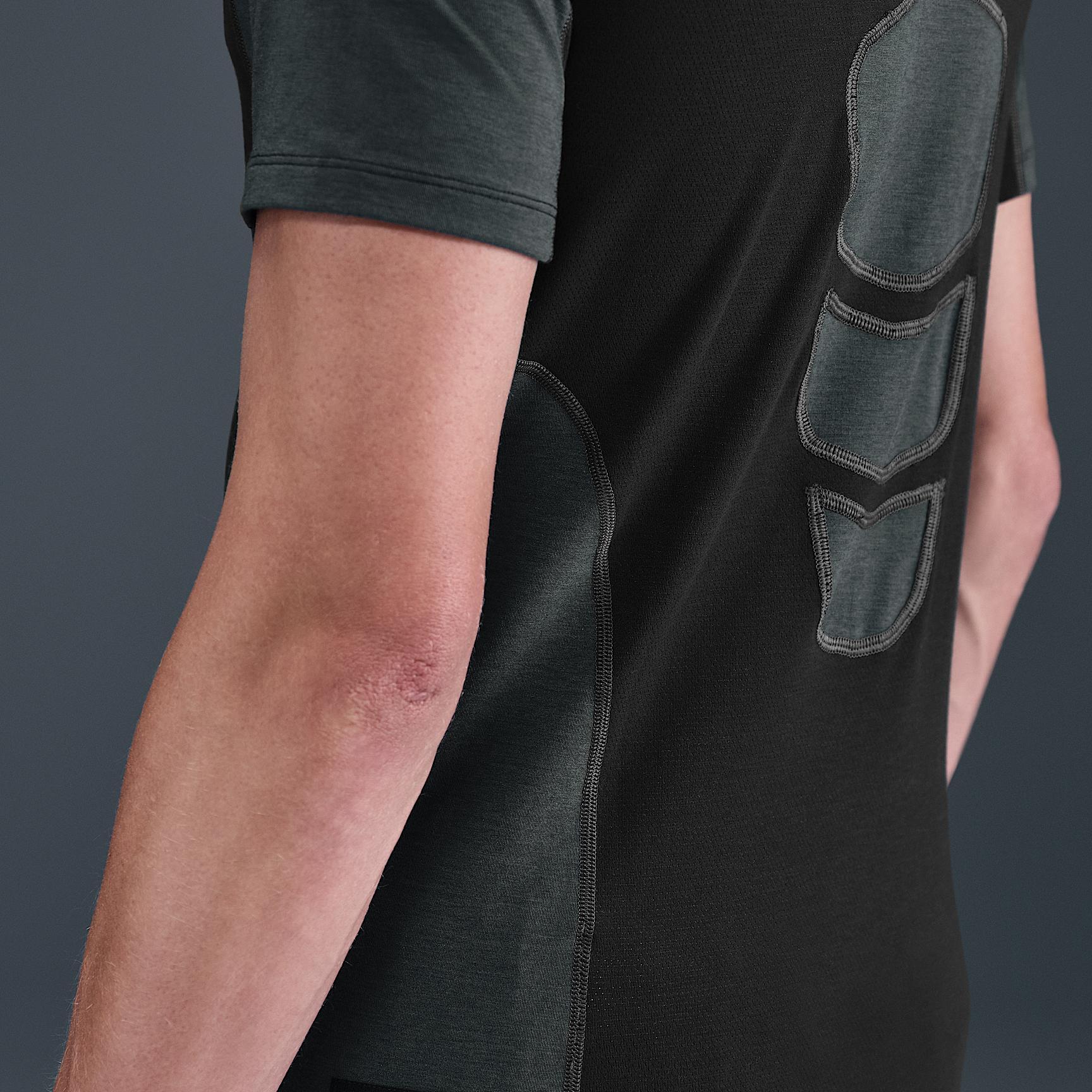 Nike Men's Tech Dri-FIT Short-Sleeve Base Layer Product Image