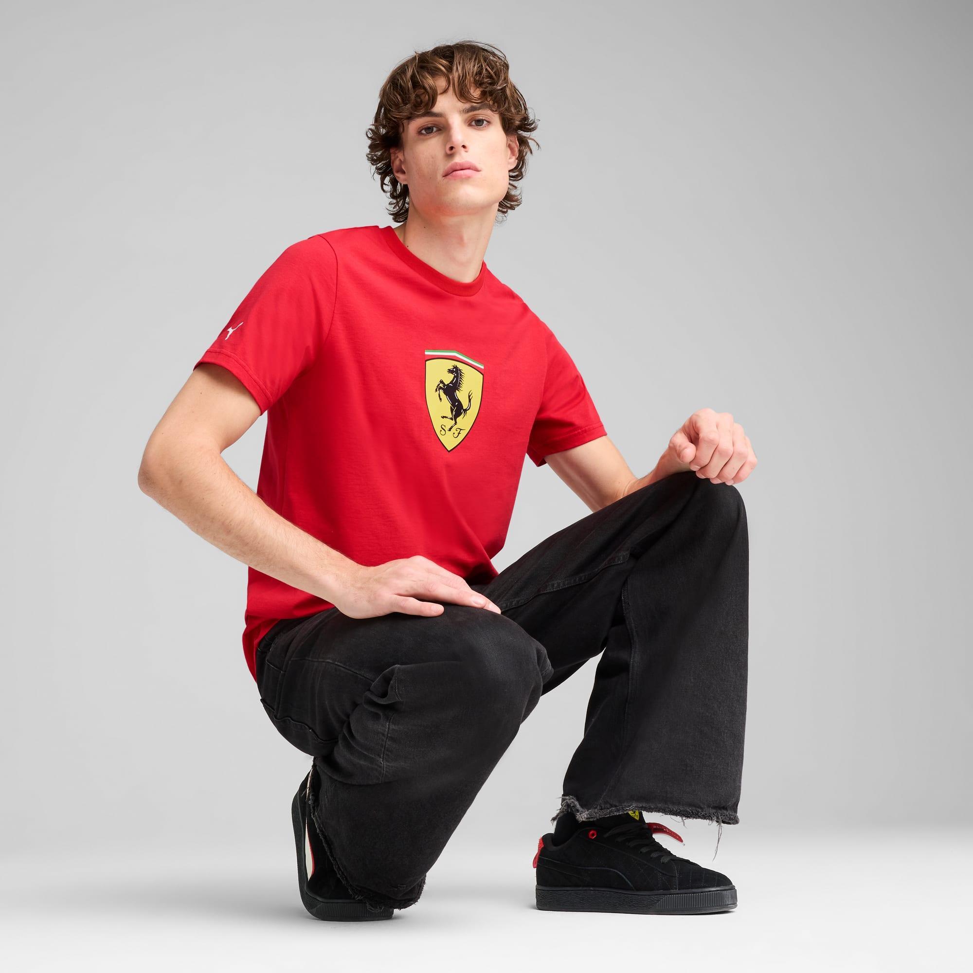Chicago Blackhawks Throwback Distress T-Shirt Male Product Image