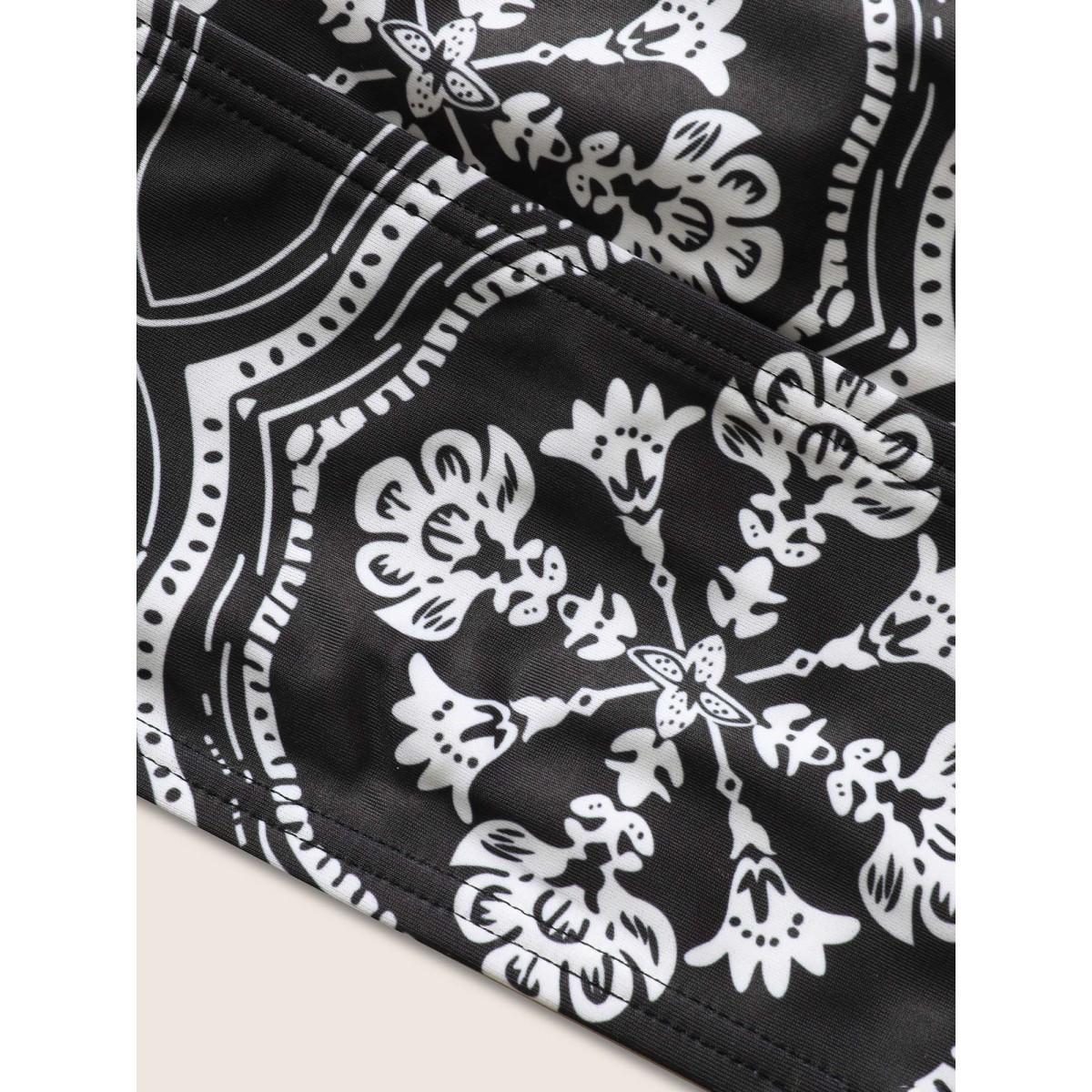 Plus Size Bandana Print Bowknot Adjustable Straps Swim Top Women's Swimwear Black Beach Tie knot High stretch Skinny V-neck Curve Swim Tops BloomChic 30/6X Product Image