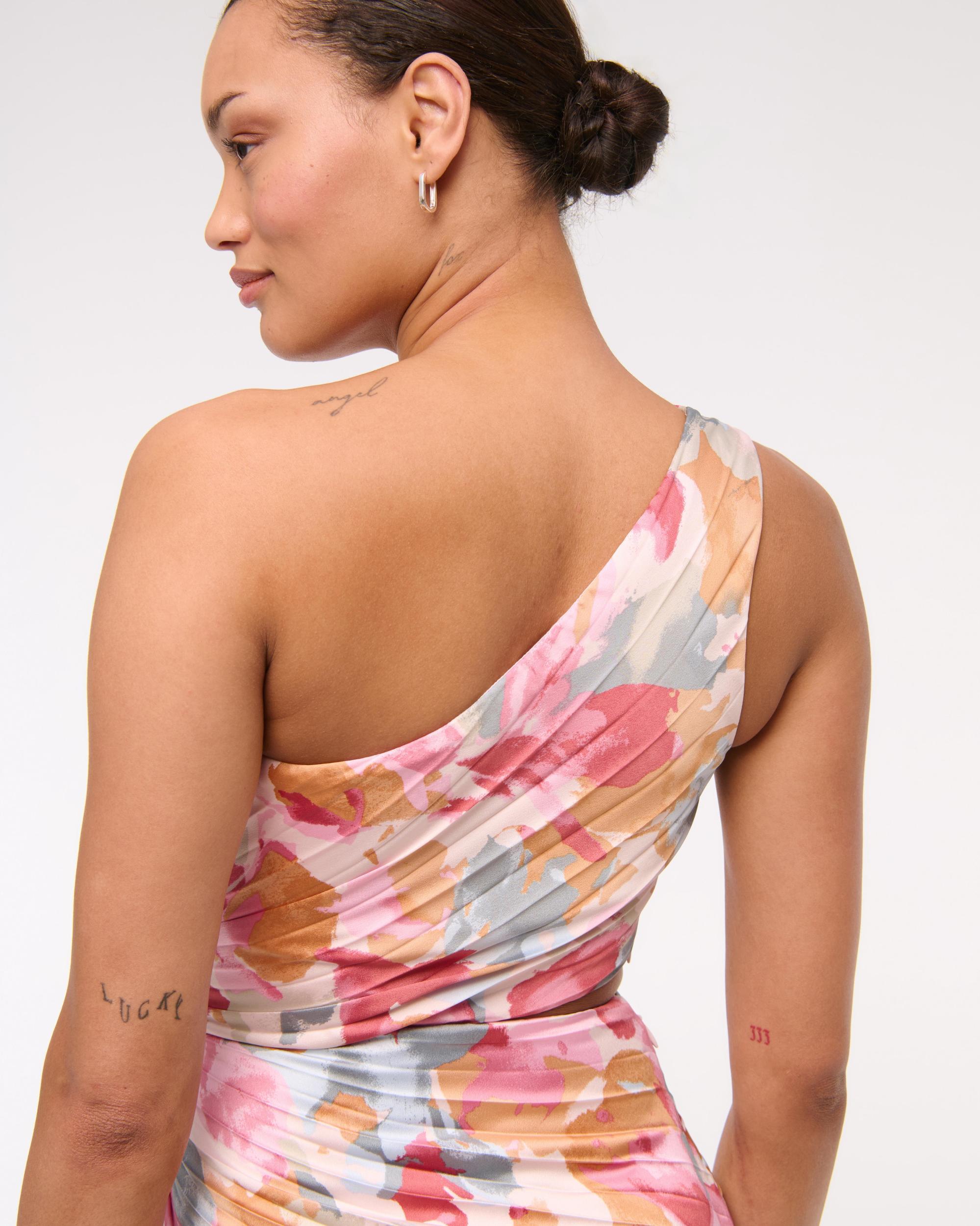 The A&F Giselle Pleated One-Shoulder Cutout Maxi Dress Product Image