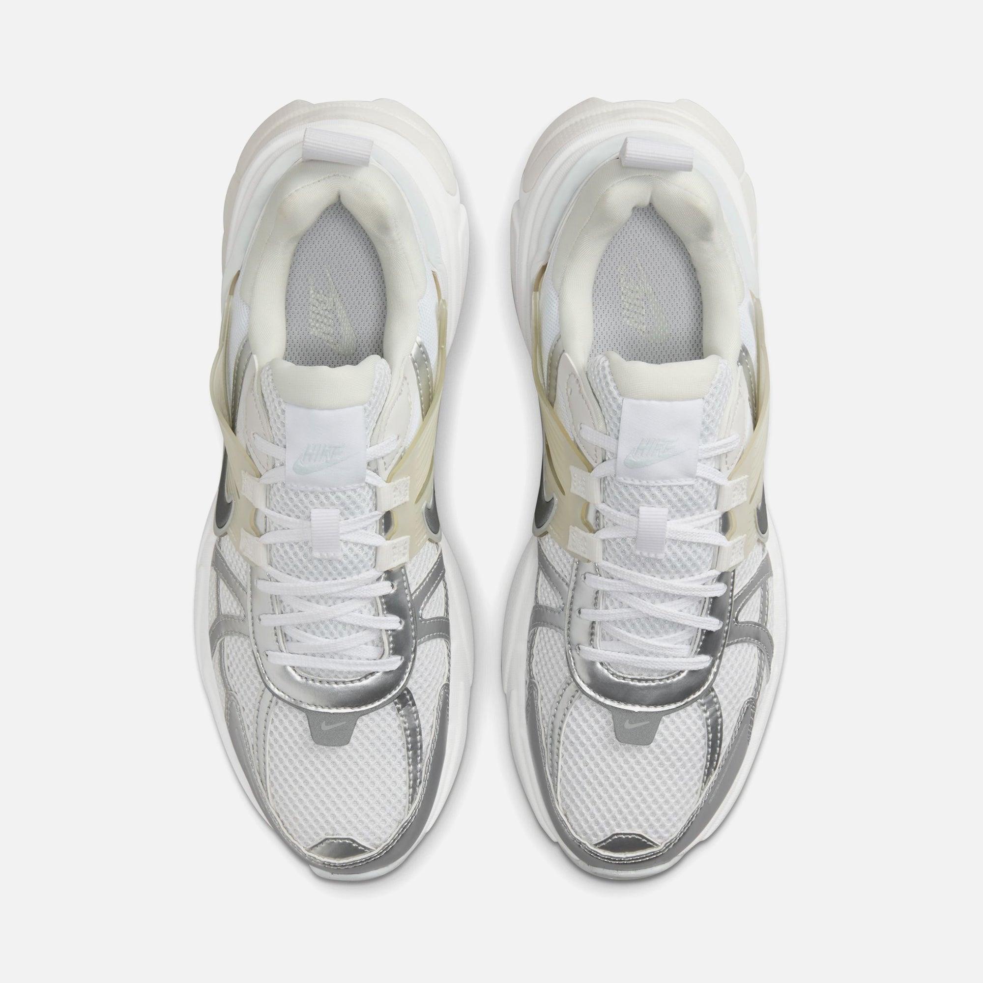 Nike WMNS V2K Run - White / Metallic Silver / Platinum Female Product Image
