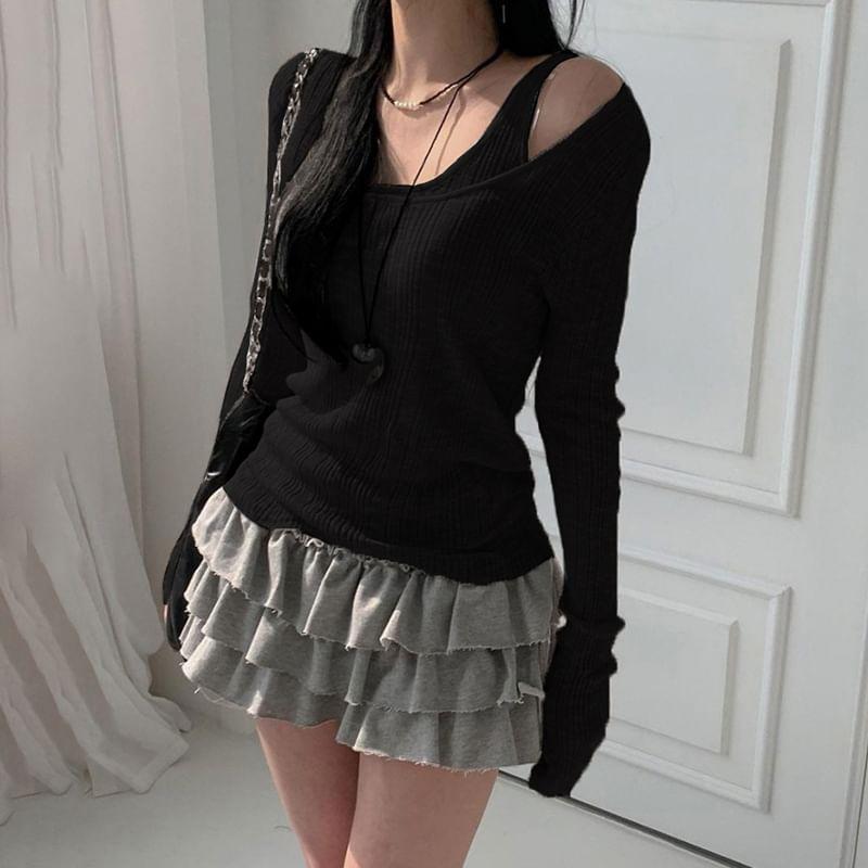 Set: Long-Sleeve Scoop Neck Plain Ribbed T-Shirt + Tank Top Product Image