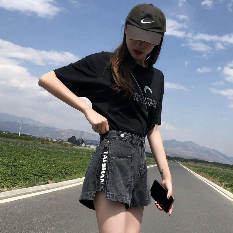 High Waist Lettering Print Zip-Detail Wide-Leg Denim Shorts Product Image