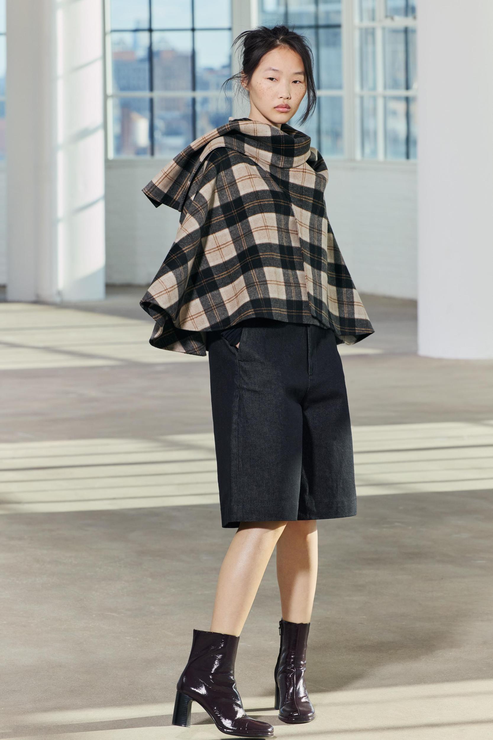 WOOL BLEND PLAID CAPE ZW COLLECTION Product Image