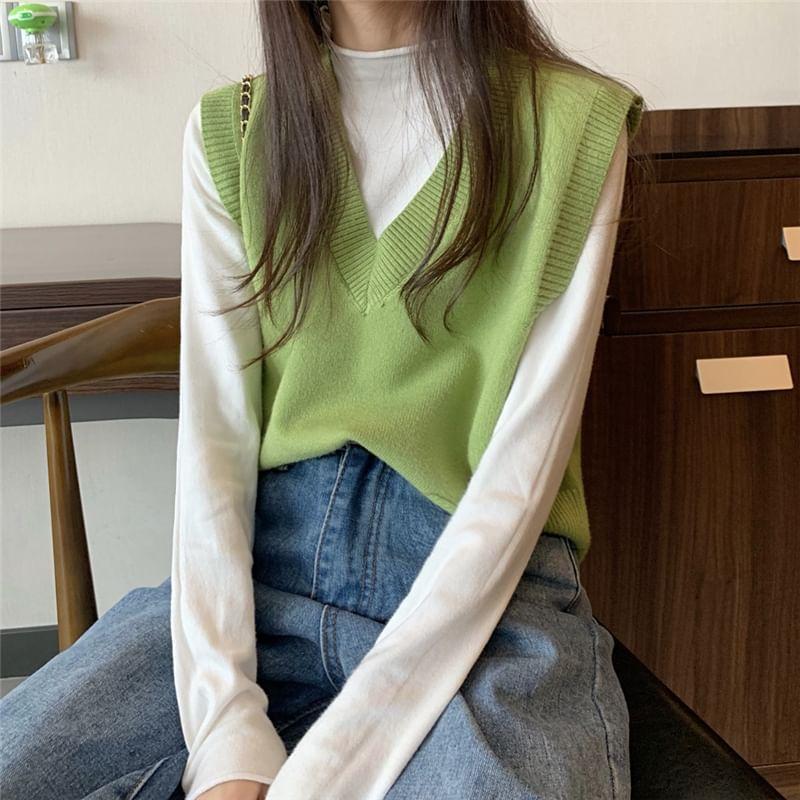 V-Neck Sweater Vest / Long-Sleeve Mock-Neck Top Product Image