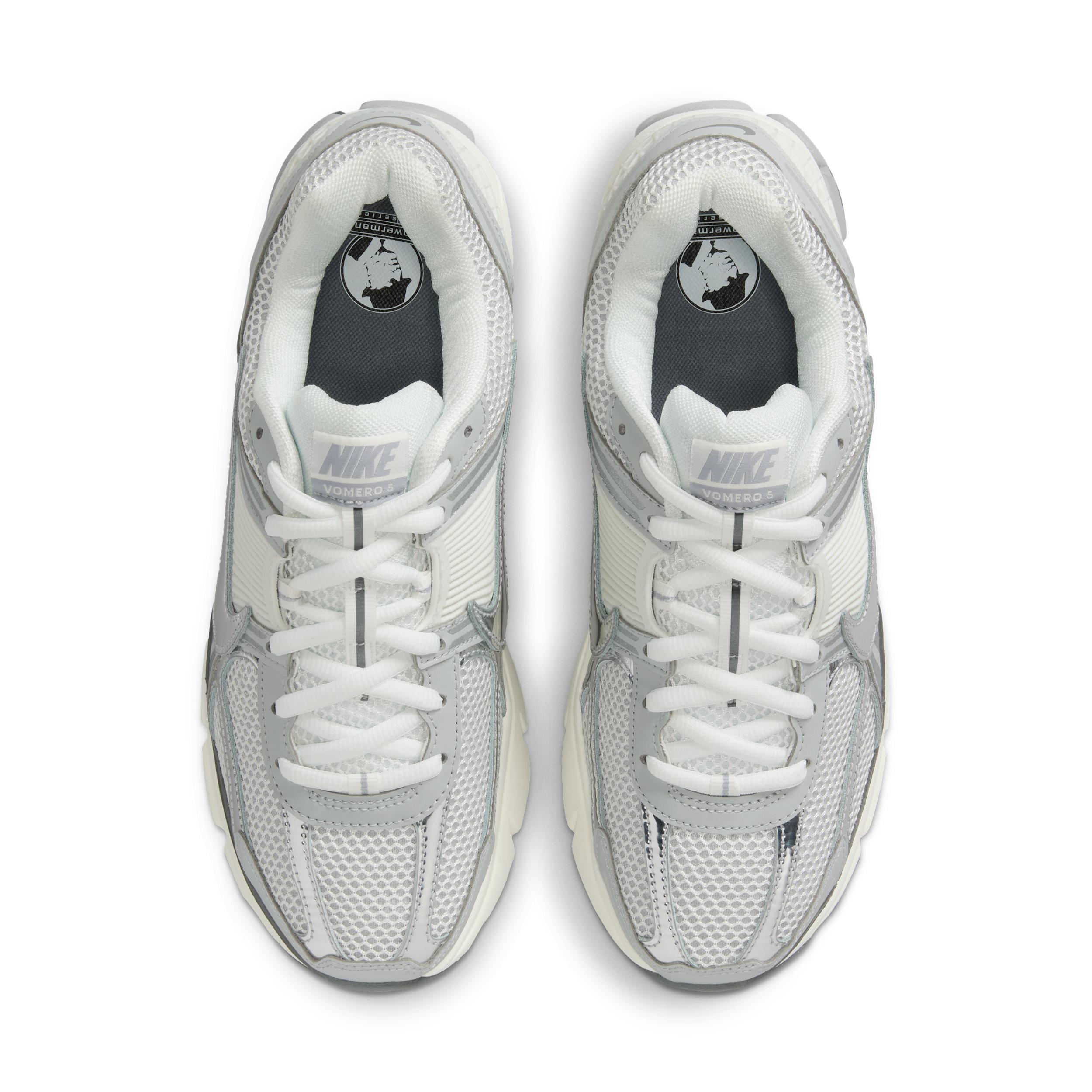 Nike Men's Zoom Vomero 5 Shoes Product Image