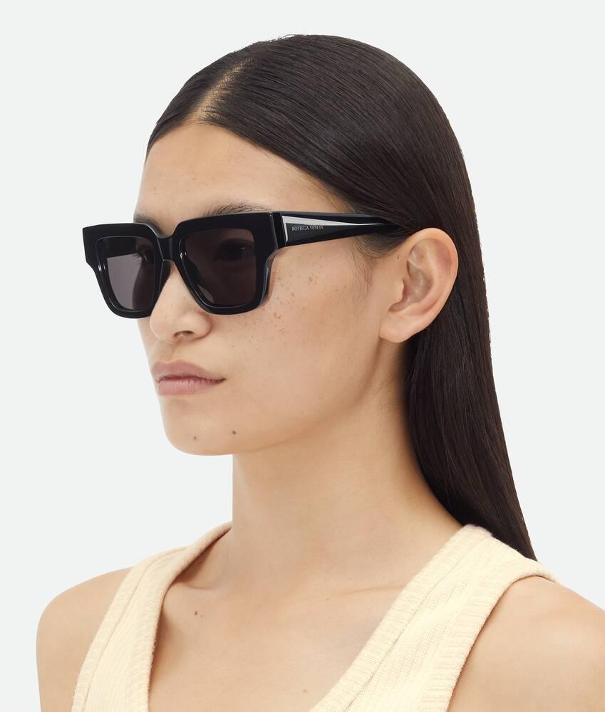 Women's Tri-Fold Square Sunglasses in Black/grey Product Image
