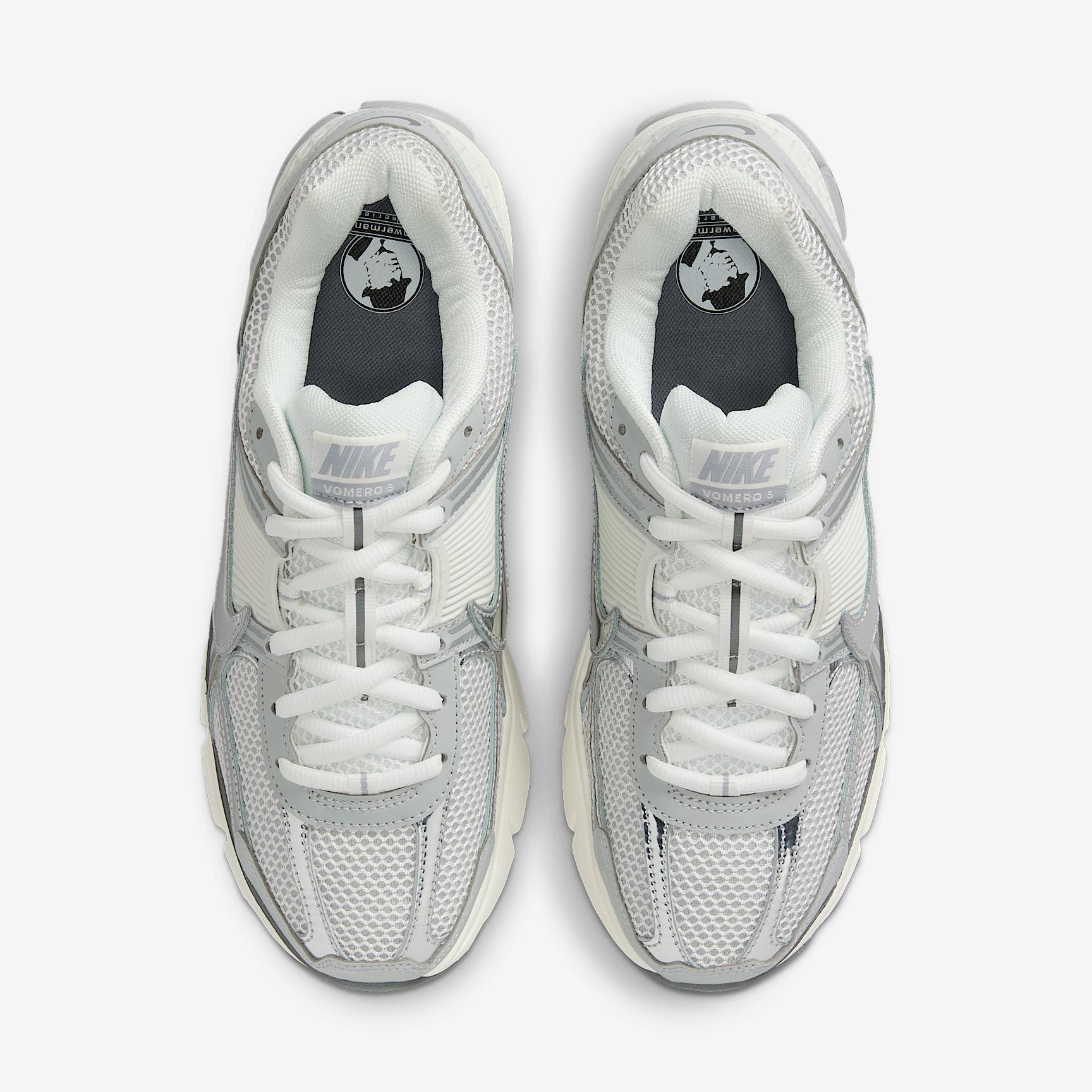 Nike Men's Zoom Vomero 5 Shoes Product Image