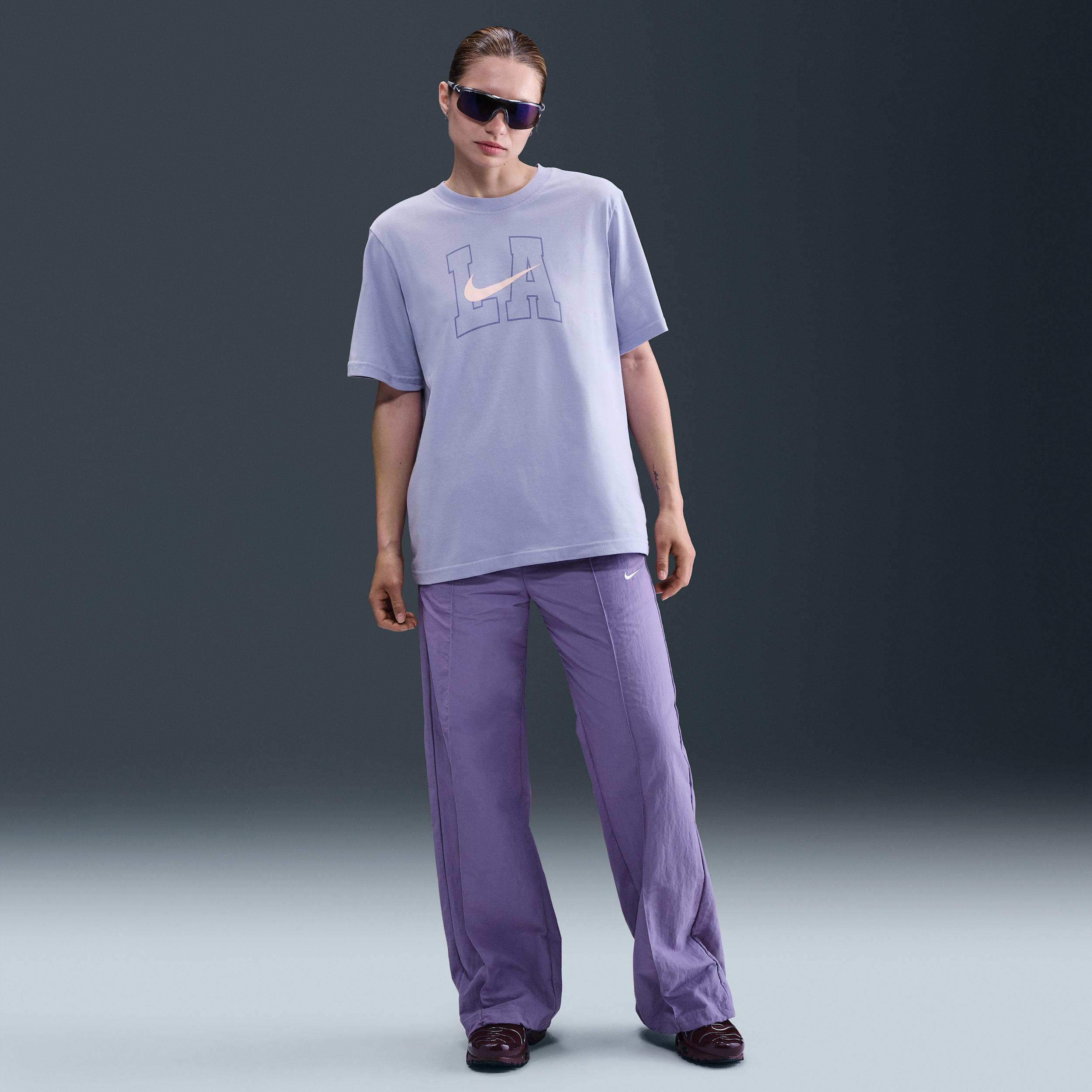Nike Sportswear Essential Women's Graphic T-Shirt Product Image