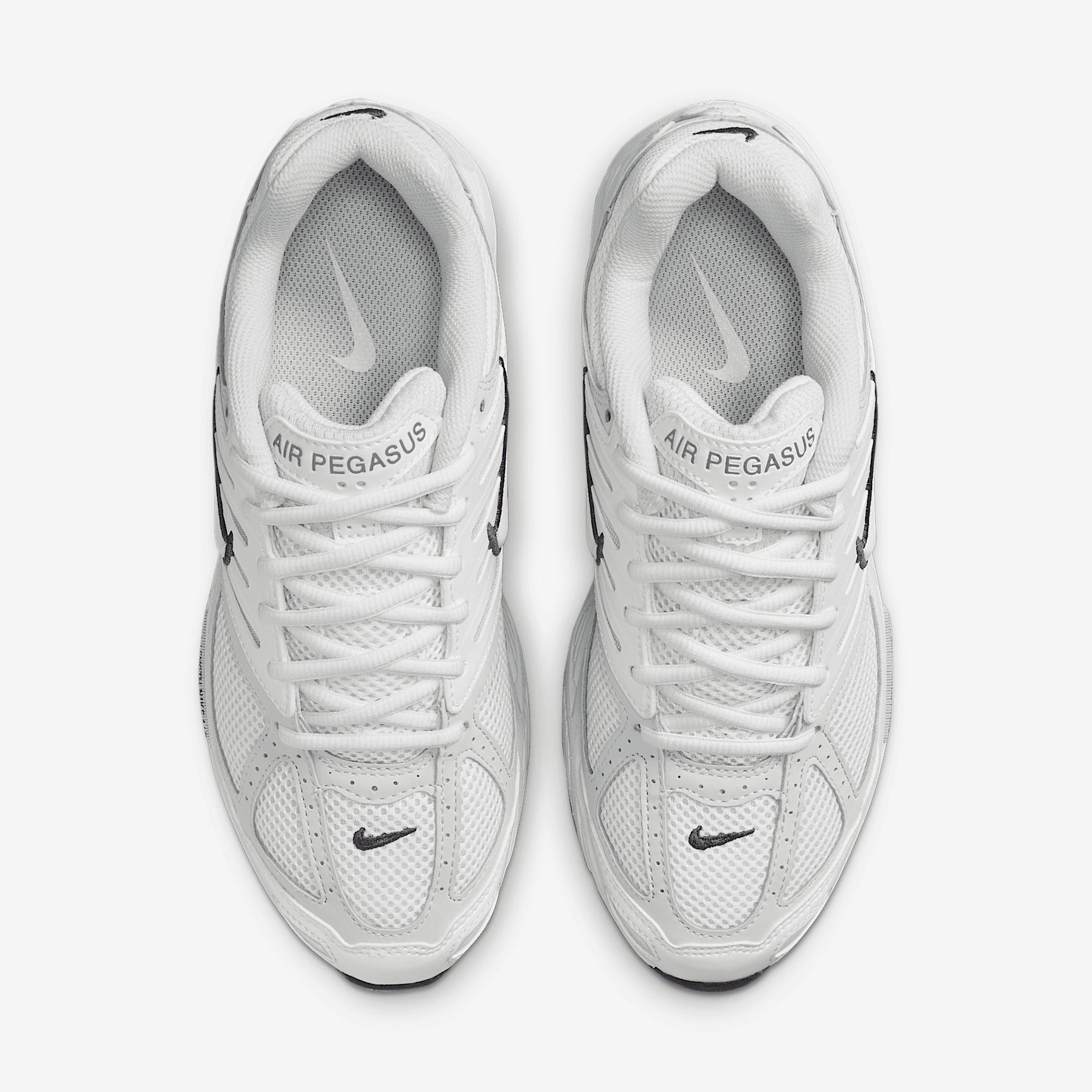 Nike Women's Air Pegasus 2005 Shoes Product Image
