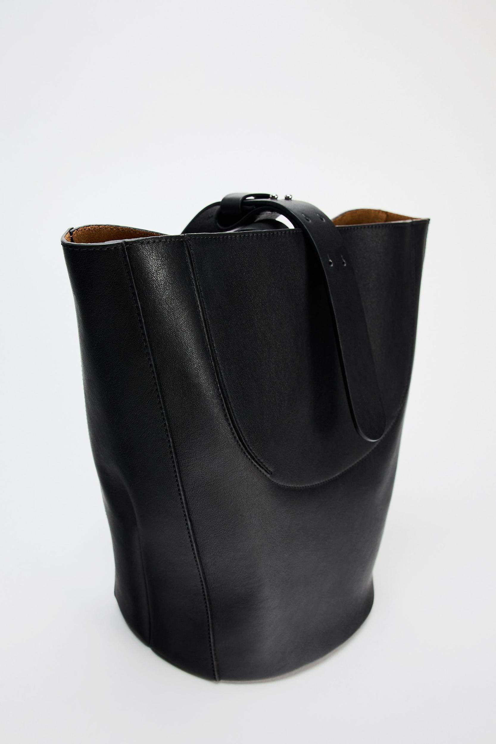 LARGE LEATHER BUCKET BAG Product Image