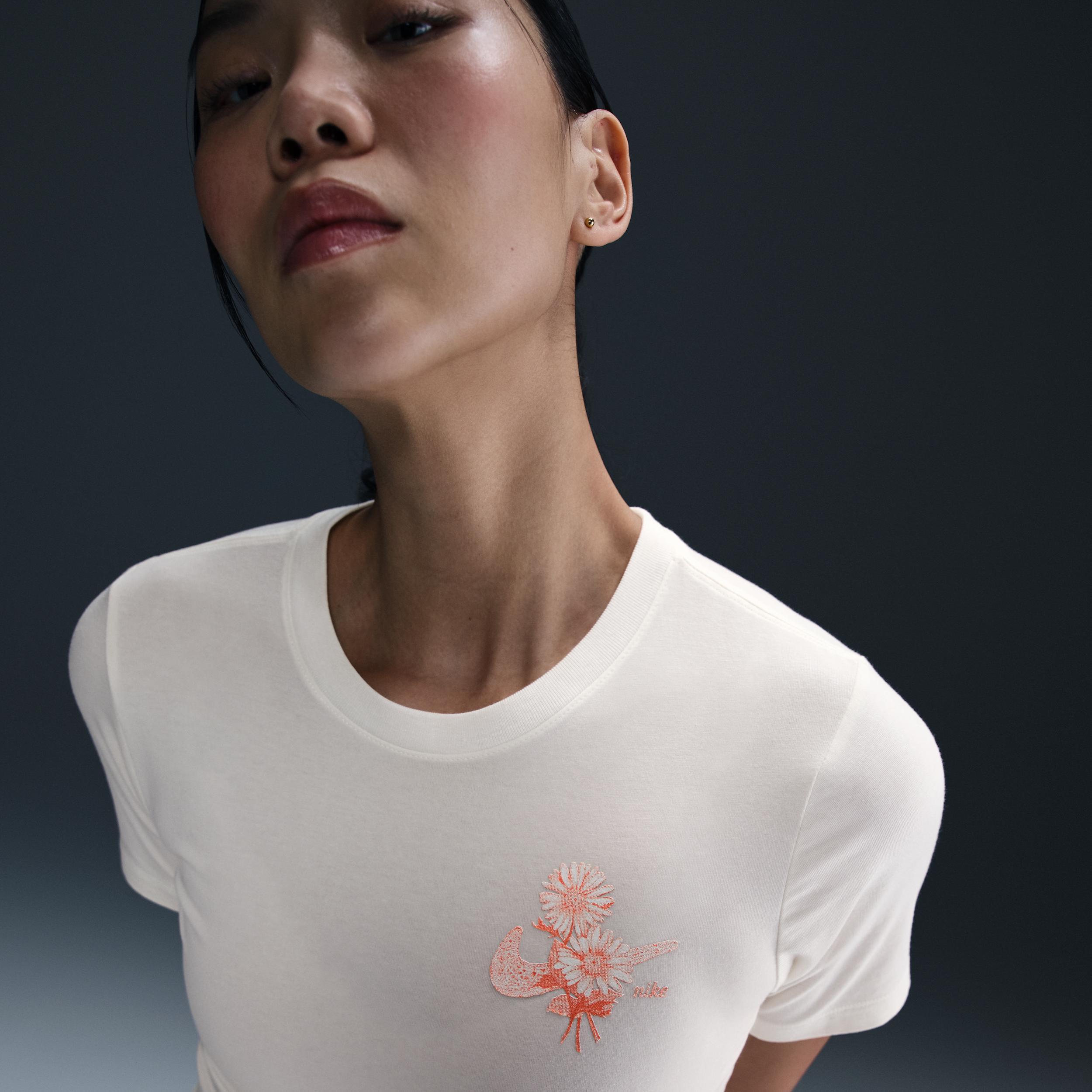 Nike Sportswear Chill Knit Women's Slim Cropped T-Shirt Product Image
