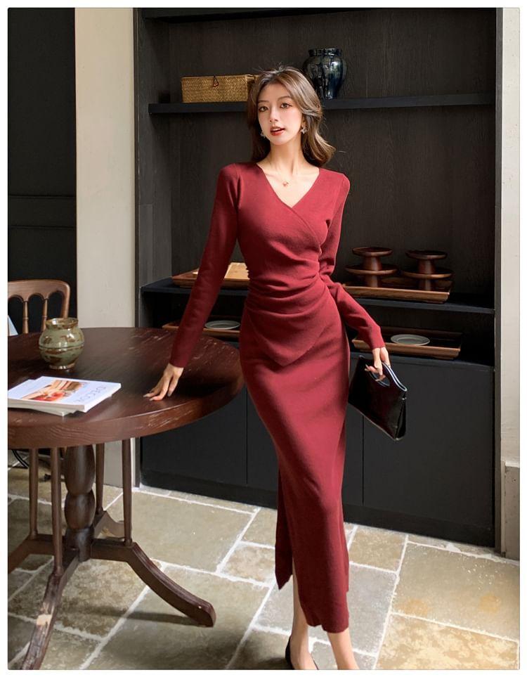 Long Sleeve V-Neck Plain Ruched Knit Midi Sheath Dress Product Image