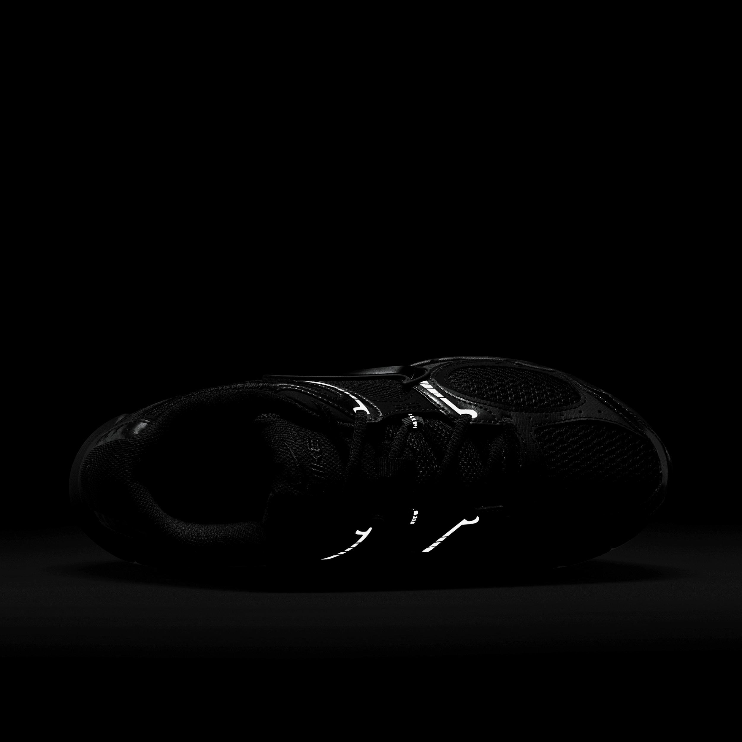 Nike Men's V5 RNR Shoes Product Image