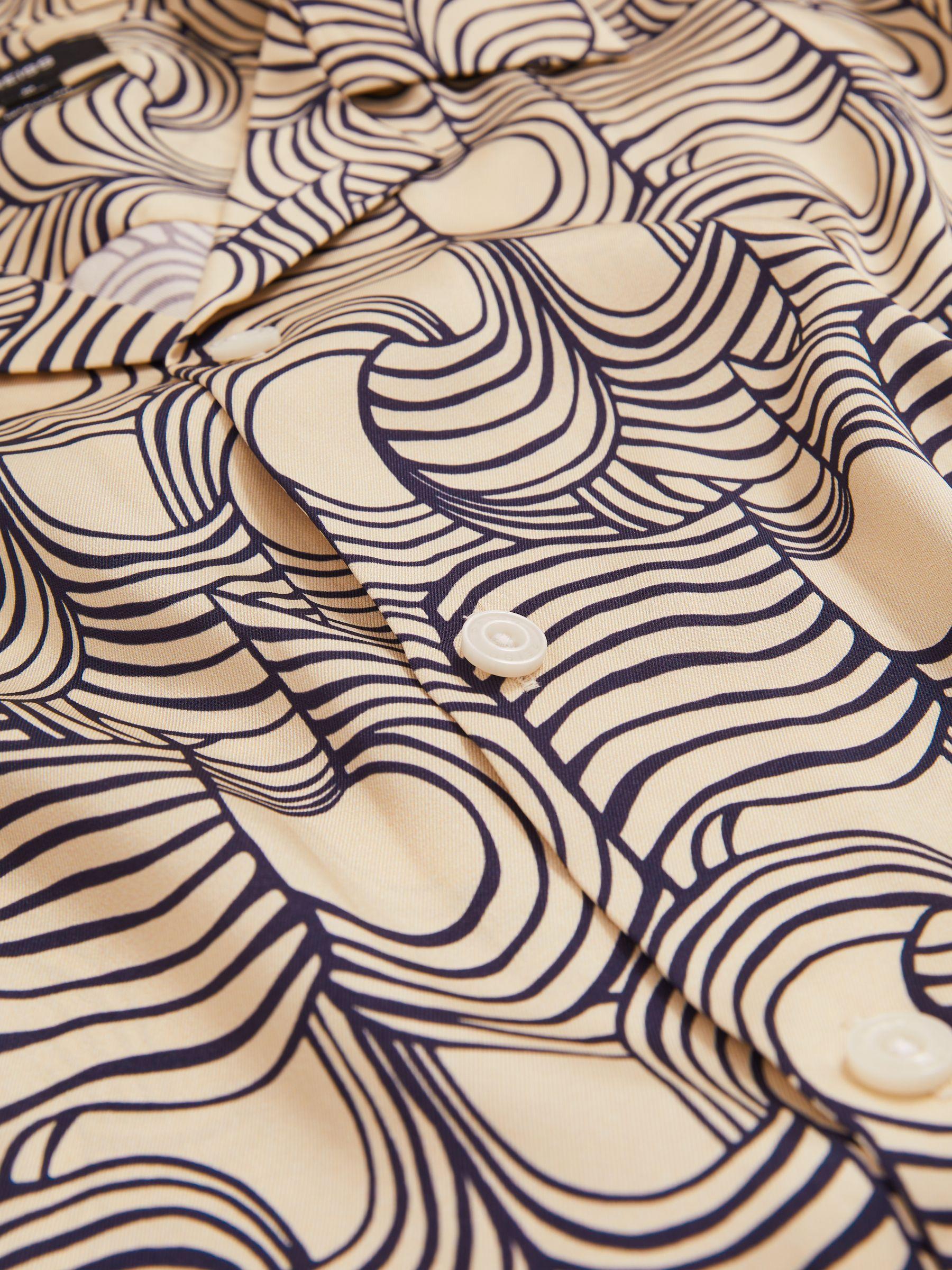 Wave Print Cuban Collar Shirt in Off White/Navy Product Image