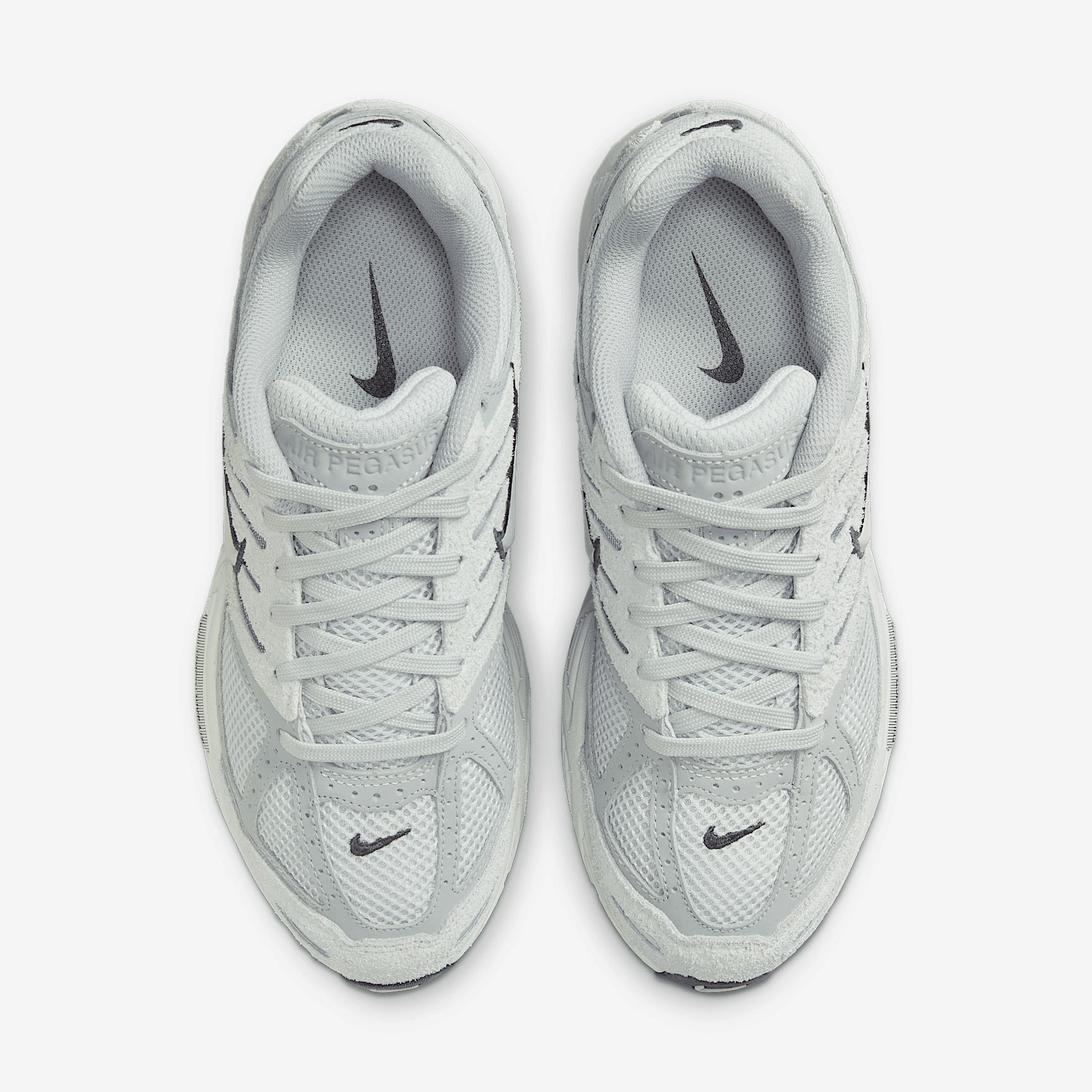 Nike Women's Air Pegasus 2005 Shoes Product Image