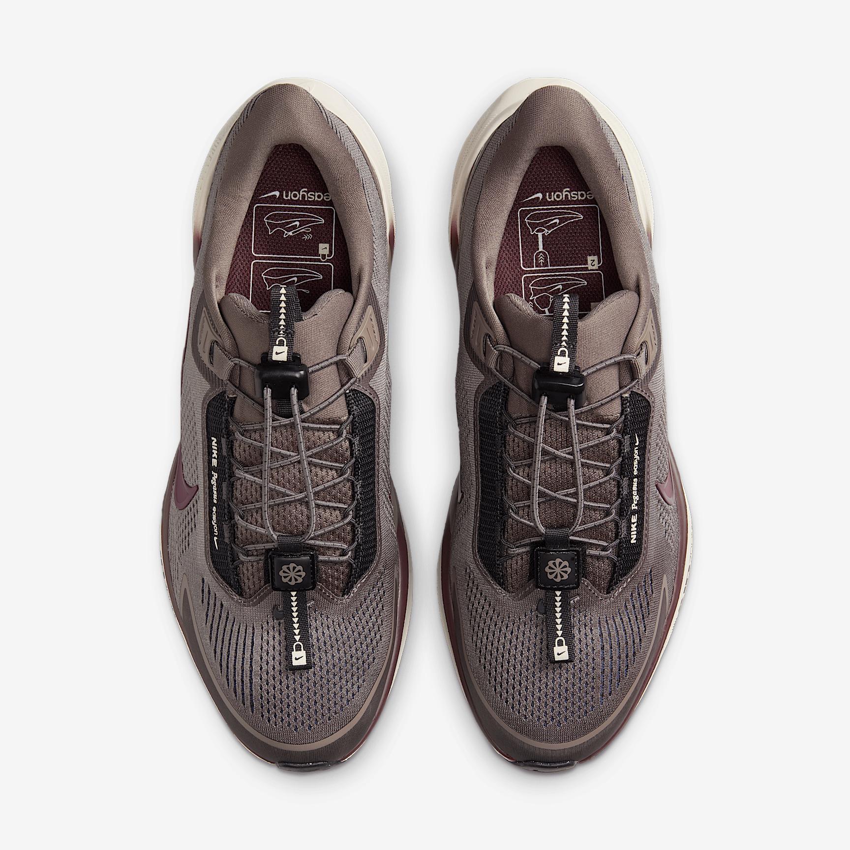 Nike Men's Pegasus EasyOn Road Running Shoes Product Image