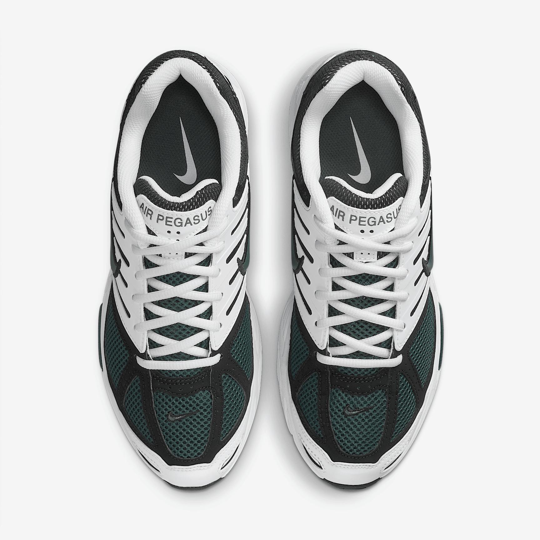 Nike Women's Air Pegasus 2005 Shoes Product Image