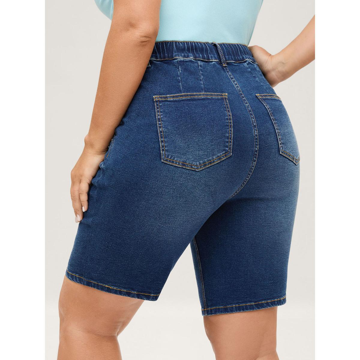 Plus Size No-Gap Waist Stretchy Denim Shorts Women Denimindigo Medium stretch Everyday-Casual Slanted pocket Denim Shorts BloomChic 12/L Product Image