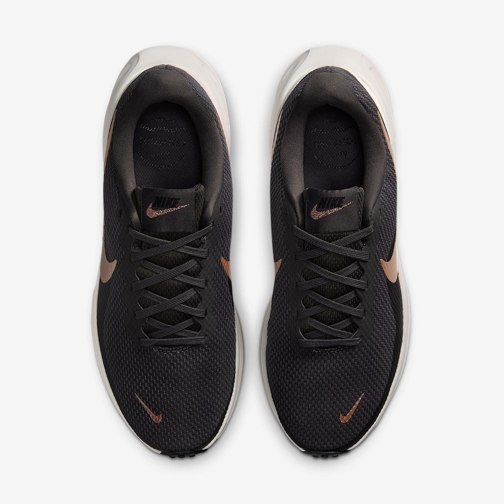 Nike Women's Revolution 8 Road Running Shoes (Extra Wide) Product Image