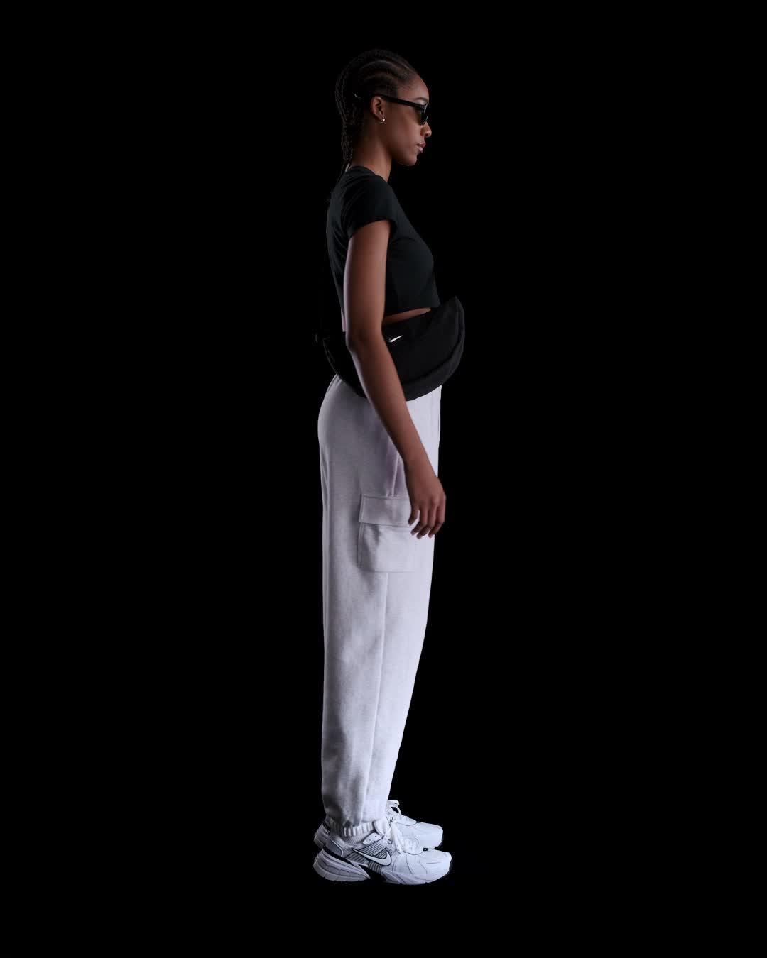 Nike Sportswear Club Fleece Women's Mid-Rise Oversized Cargo Sweatpants Product Image