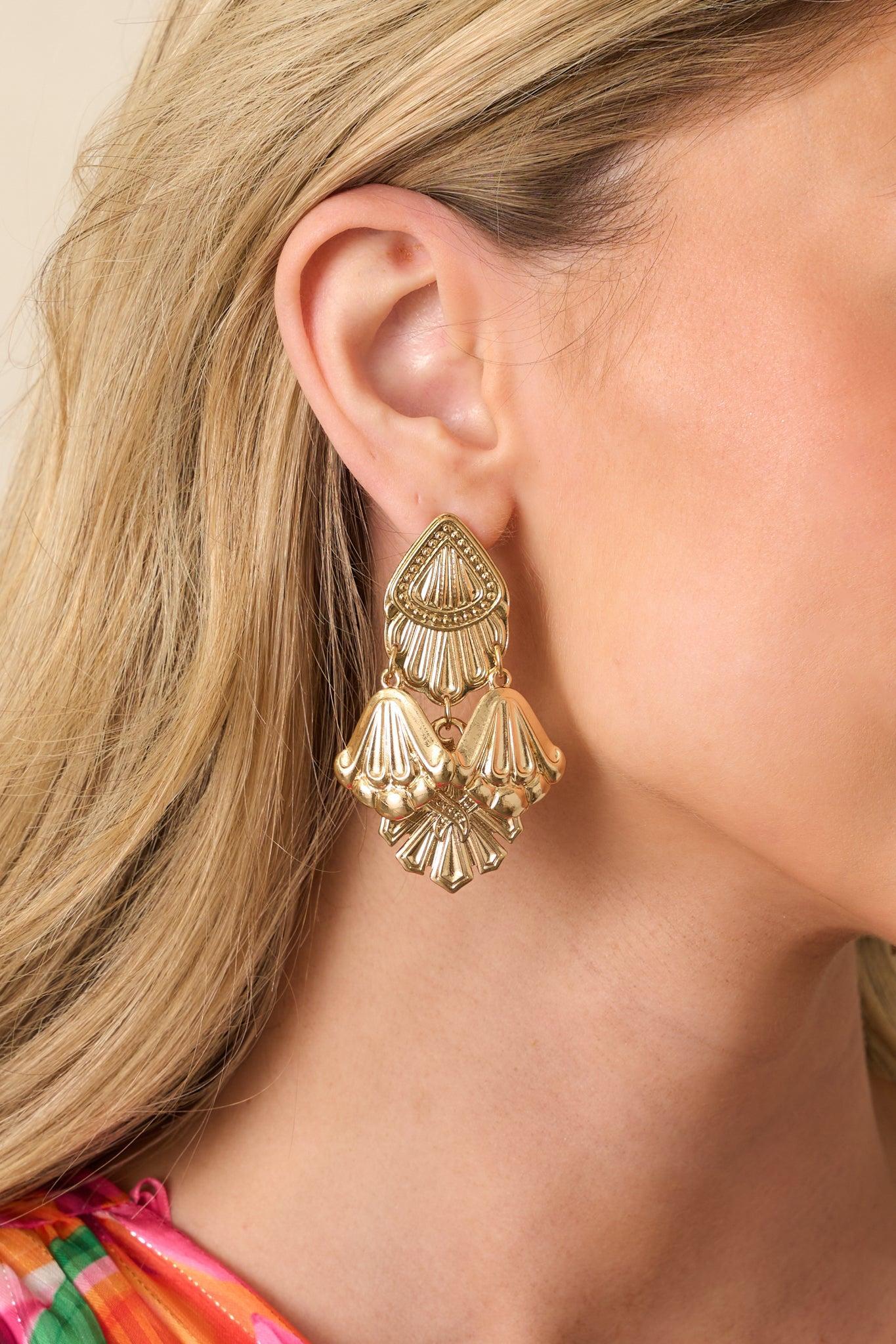Had The Best Night Gold Textured Chandelier Drop Earrings Product Image
