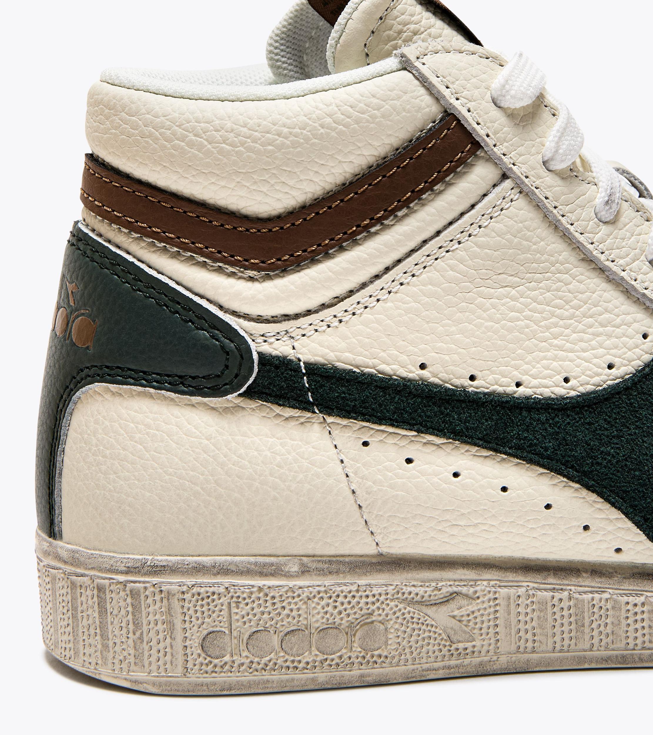 GAME L HIGH WAXED SUEDE POP Product Image