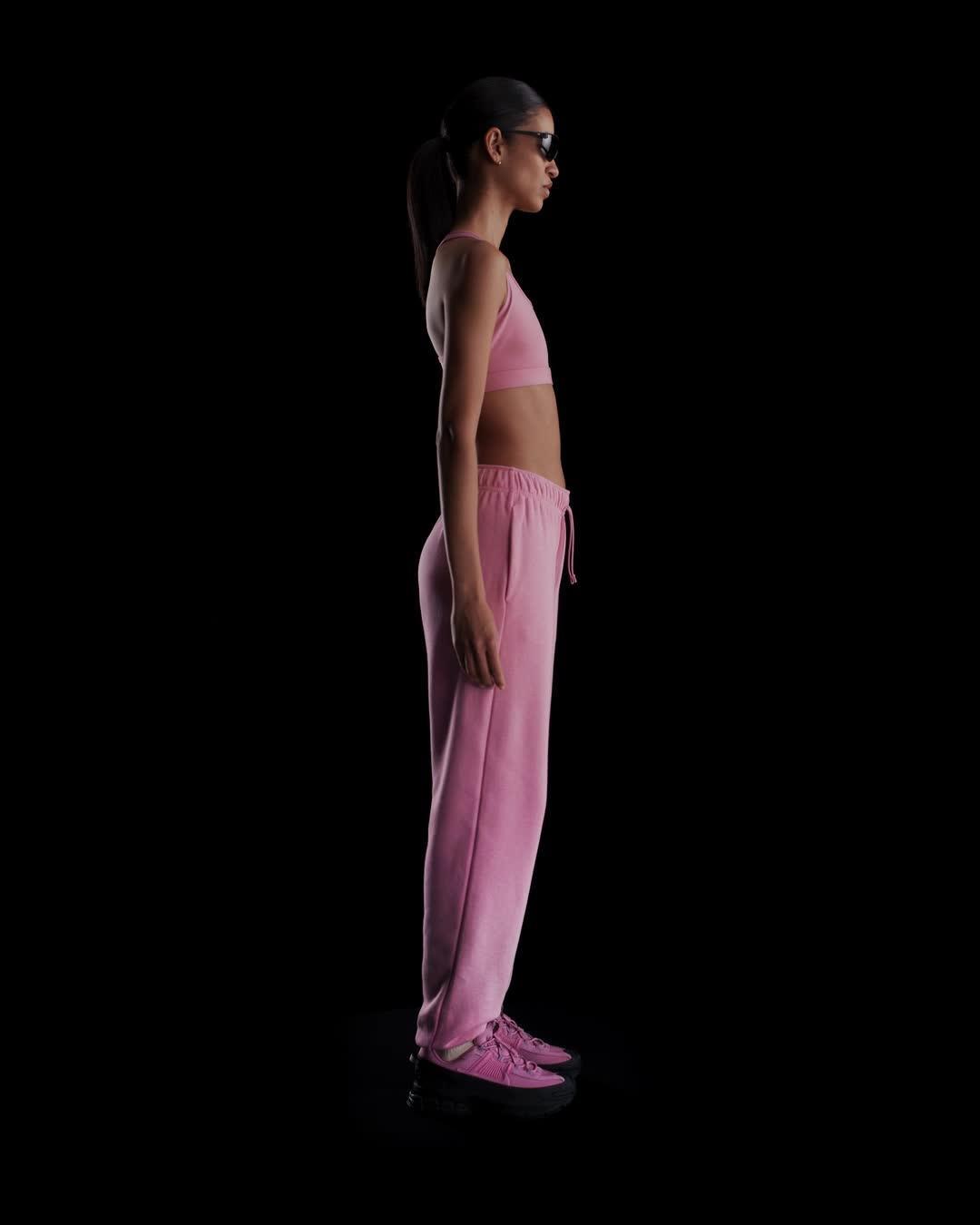 Nike Sportswear Club Fleece Women's Mid-Rise Oversized Sweatpants Product Image