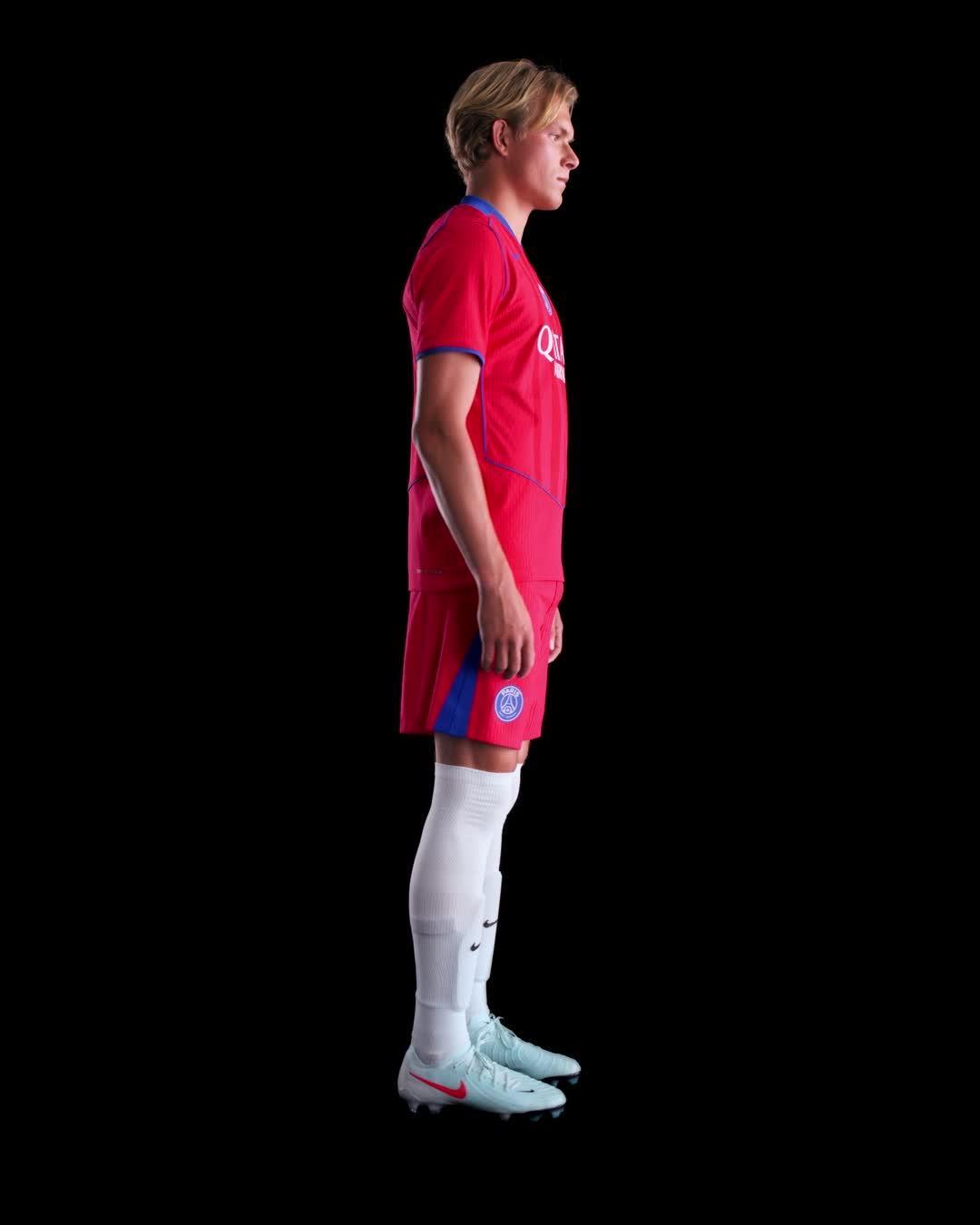 Paris Saint-Germain 2025/26 Match Third Men's Nike Dri-FIT ADV Total 90 Soccer Authentic Jersey Product Image
