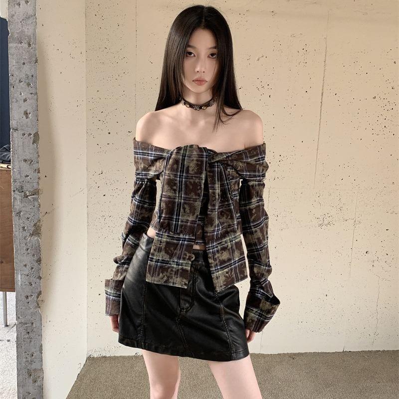Set: Sweetheart Neckline Plaid Crop Tube Top + Off-Shoulder Tie Front Shrug Product Image