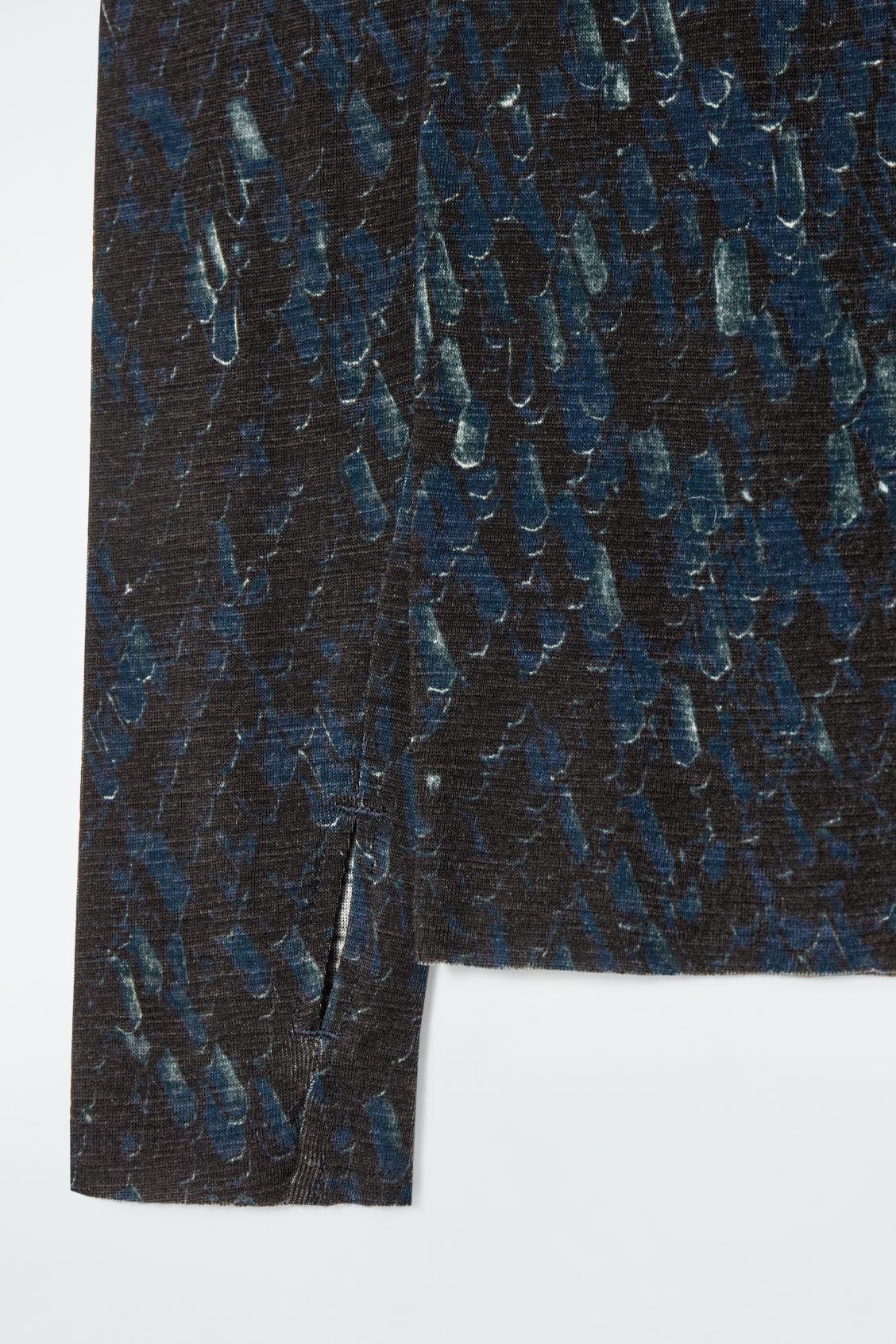 CREW-NECK MERINO WOOL TOP Product Image