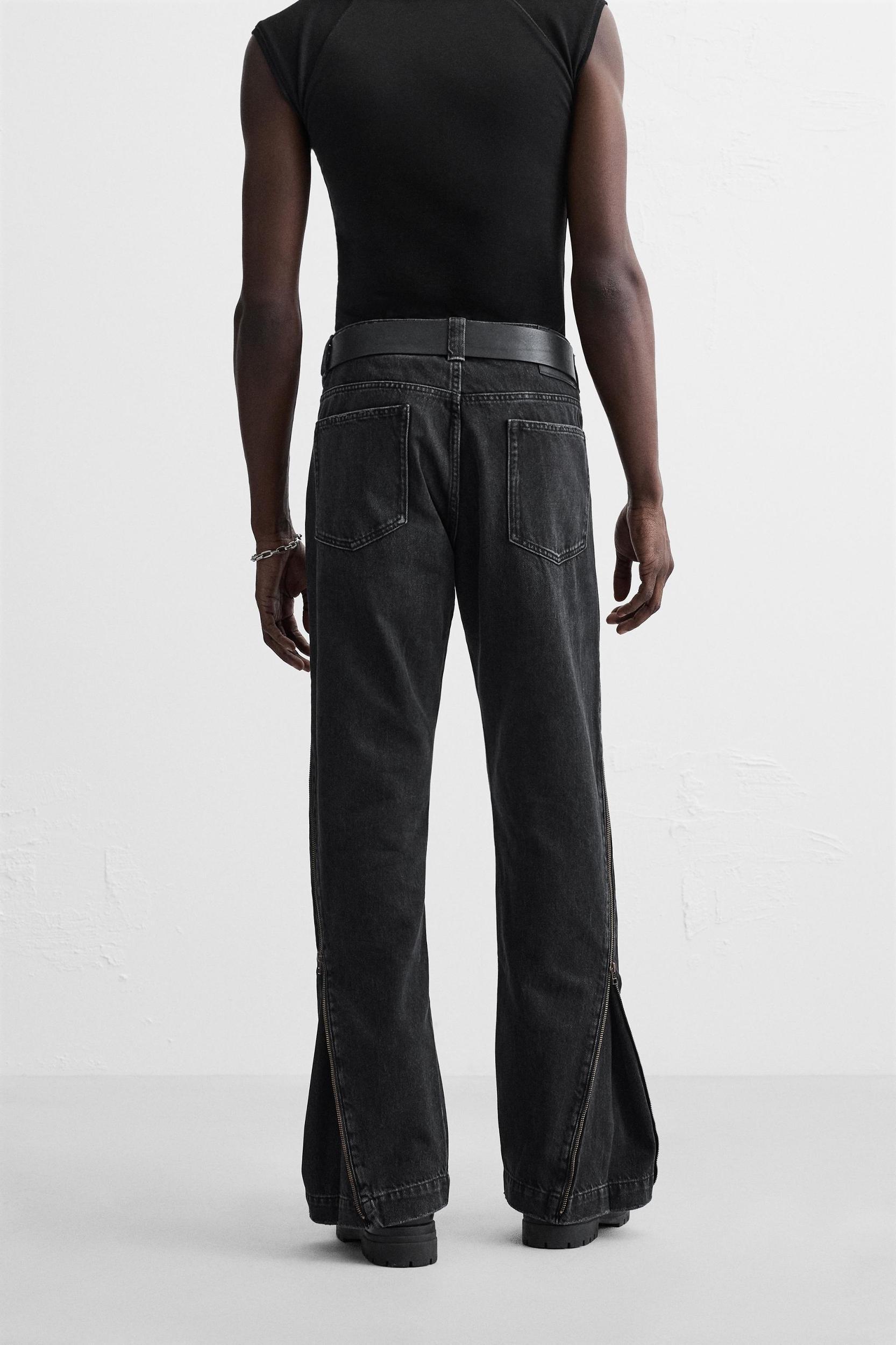 FLARED FIT ZIPPERED JEANS Product Image