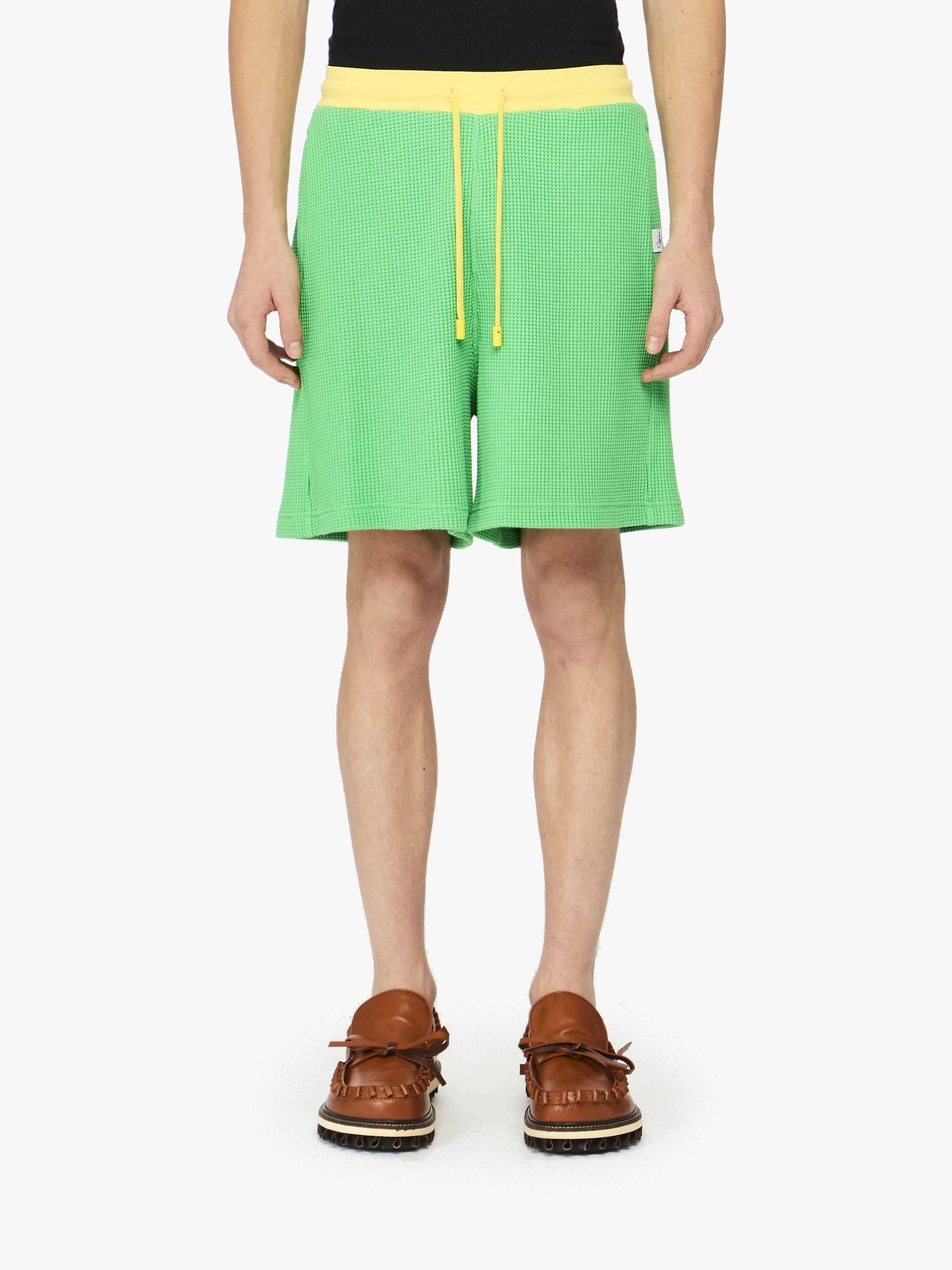 CONTRAST WAFFLE SHORTS Product Image