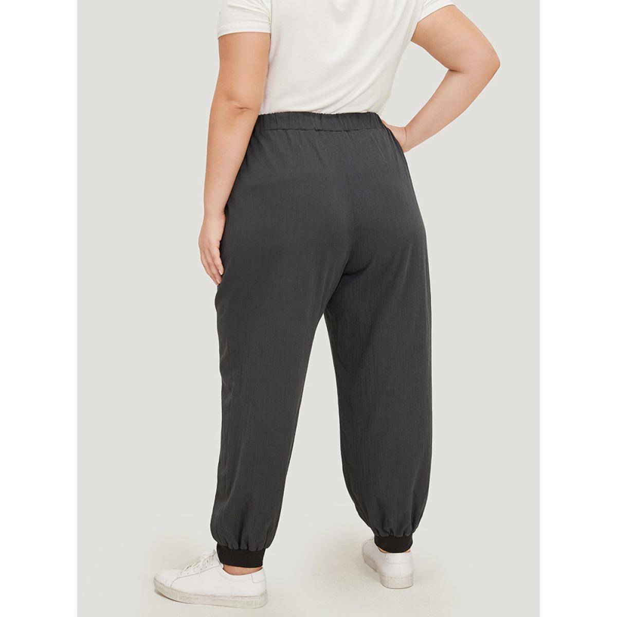 Plus Size Plain Drawstring High Waist Pocket Carrot Pants Women Black Casual High Rise Dailywear Pants BloomChic 30/6X Product Image