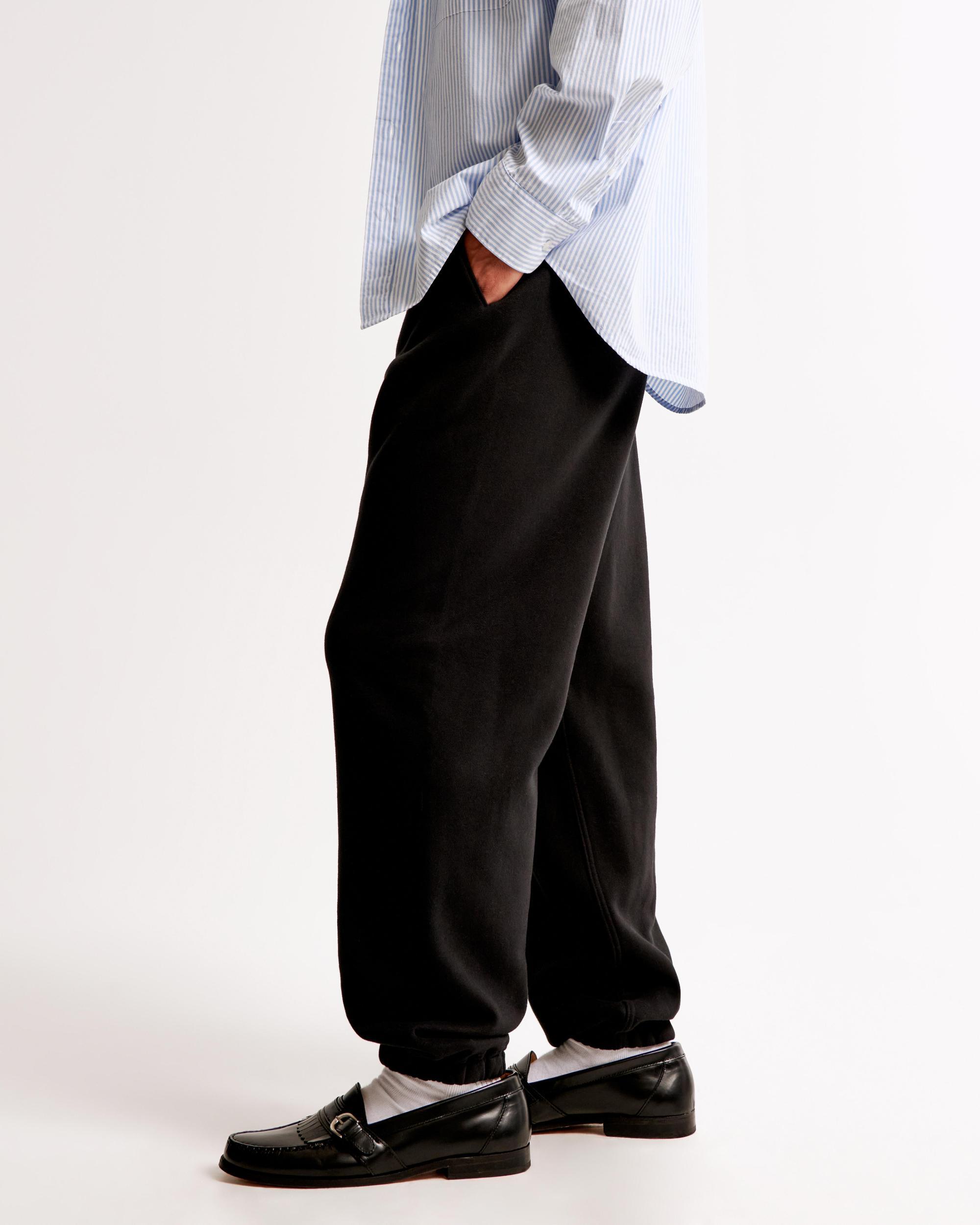 Essential Baggy Sweatpant Product Image