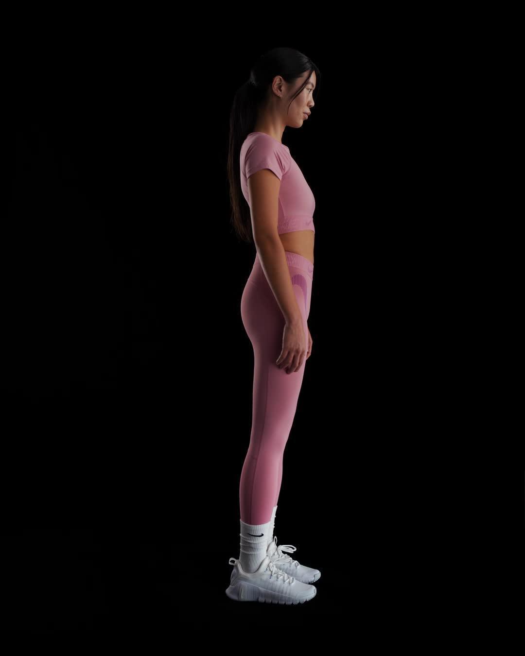 Nike Pro Women's Mid-Rise 7/8 Graphic Leggings Product Image