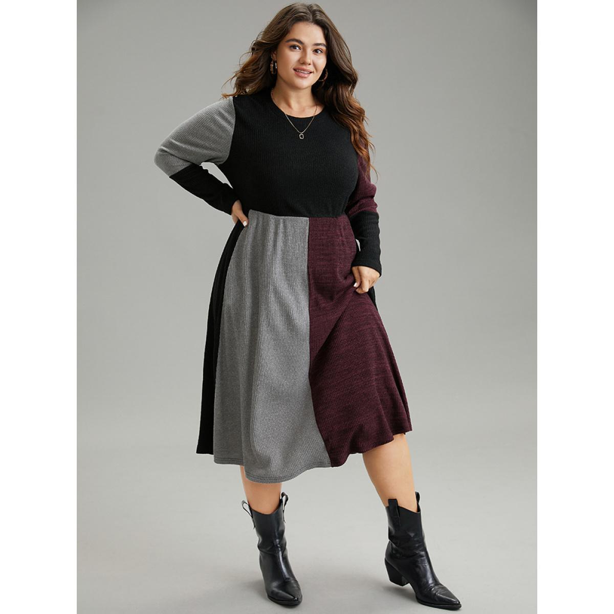 Plus Size Rib Knit Colorblock Contrast Pocket Dress Black Women Casual Rib Knit Round Neck Long Sleeve Curvy Midi Dress BloomChic 28/5X Product Image