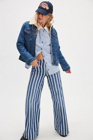 MOTHER The Patch Pocket Twister Jeans Product Image