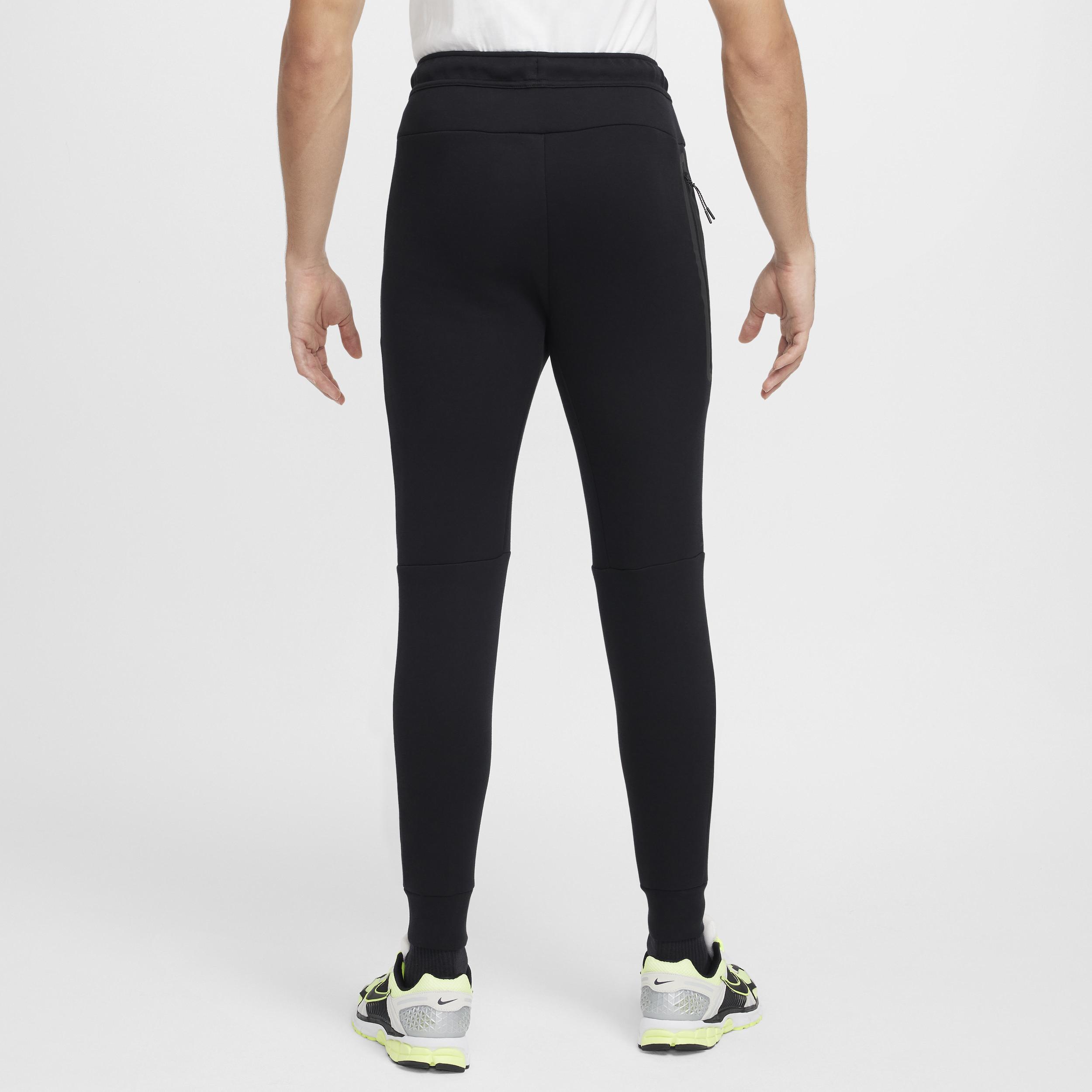 Nike Men's Tech Fleece Jogger Pants Product Image