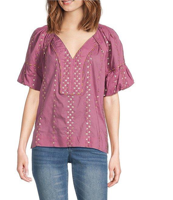 Democracy Contrast Tonal Embroidered Woven Spliced V-Neck Short Raglan Sleeve Top Product Image
